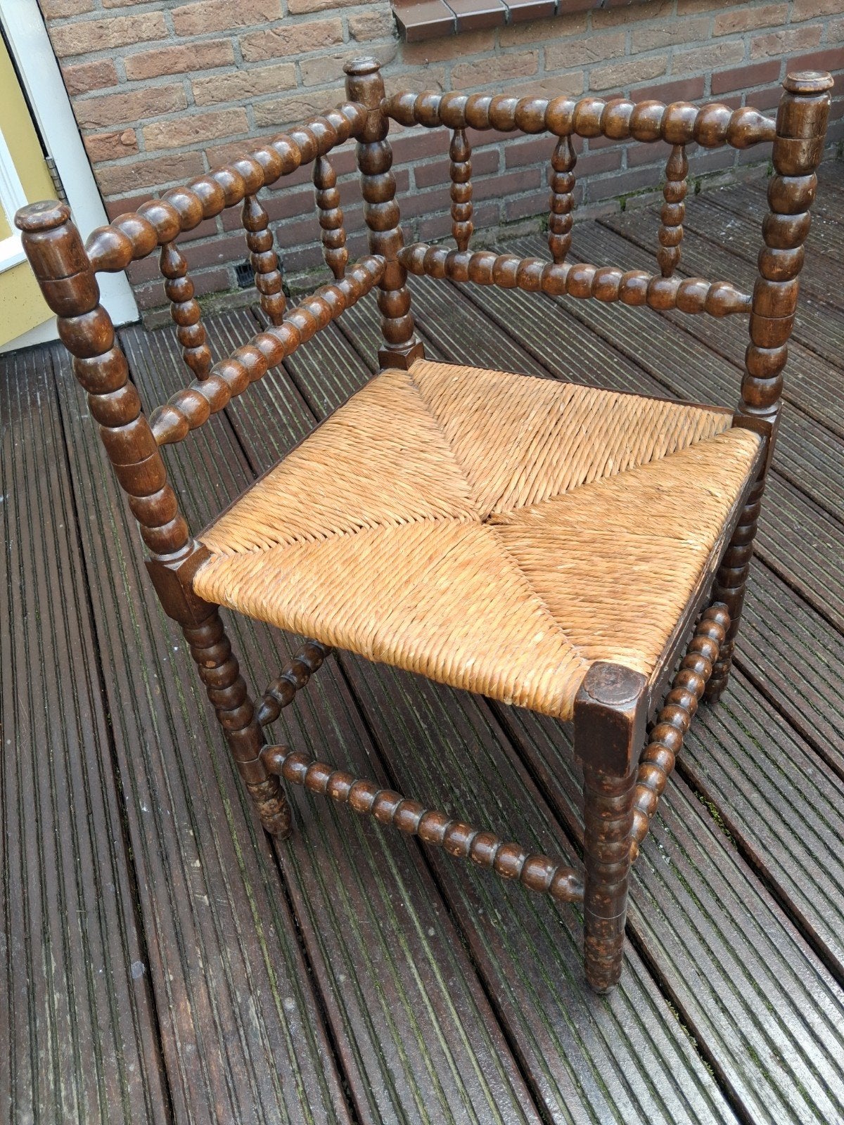 Antieke hoekstoel met biezen zitting, Antiek en Kunst, Antiek | Meubels | Stoelen en Banken, Ophalen