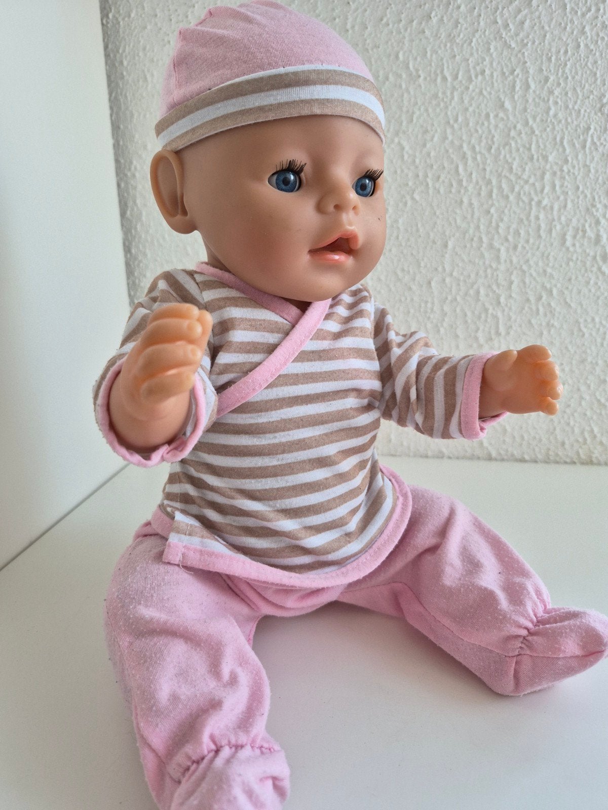 Baby Born kleertjes 3 delig pakje Babyborn.Excl.pop

Excl.po, Ophalen of Verzenden, Zo goed als nieuw, Babypop