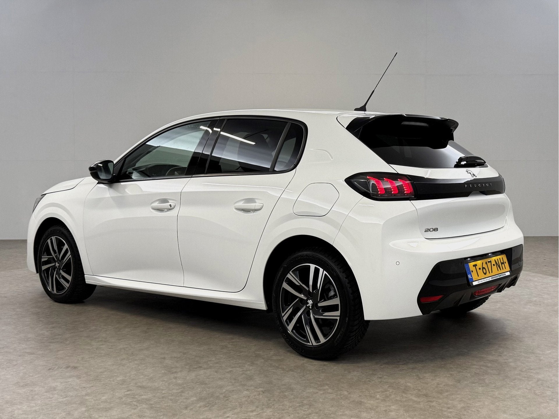 Peugeot 208 1.2 PureTech Allure Pack | Camera | Virtual | Ca, Auto's, 101 pk, Gebruikt, Euro 6, Origineel Nederlands