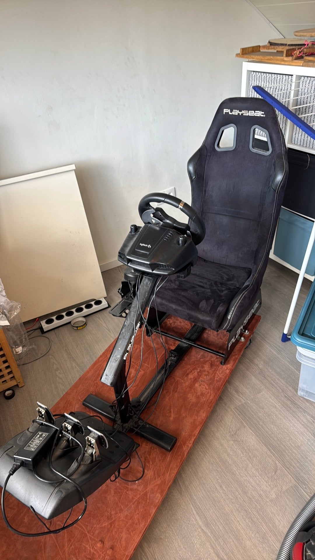 Playseat met logitech G920 stuur, Spelcomputers en Games, Ophalen, Gebruikt, Stuurtje of Sportattribuut