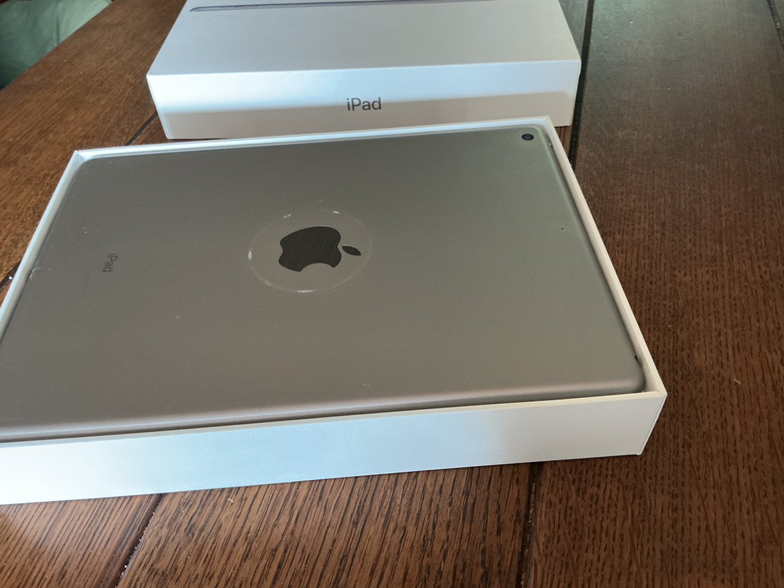Foto 3 van Apple ipad wifi 5e generatie A1822