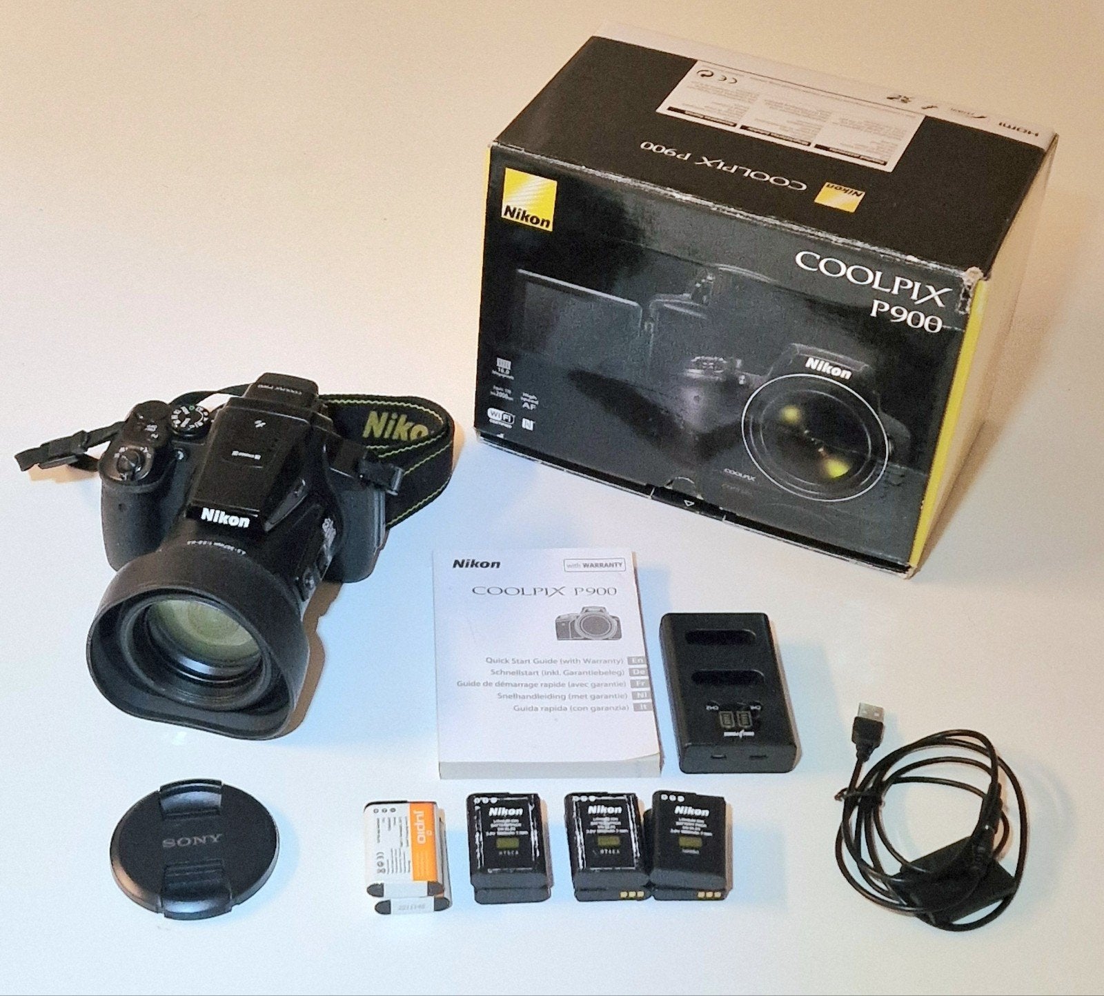 Zeer complete Nikon P900 met veel accessoires, Audio, Tv en Foto, Fotocamera's Digitaal, Kantelbaar/draaibaar scherm, Handleiding