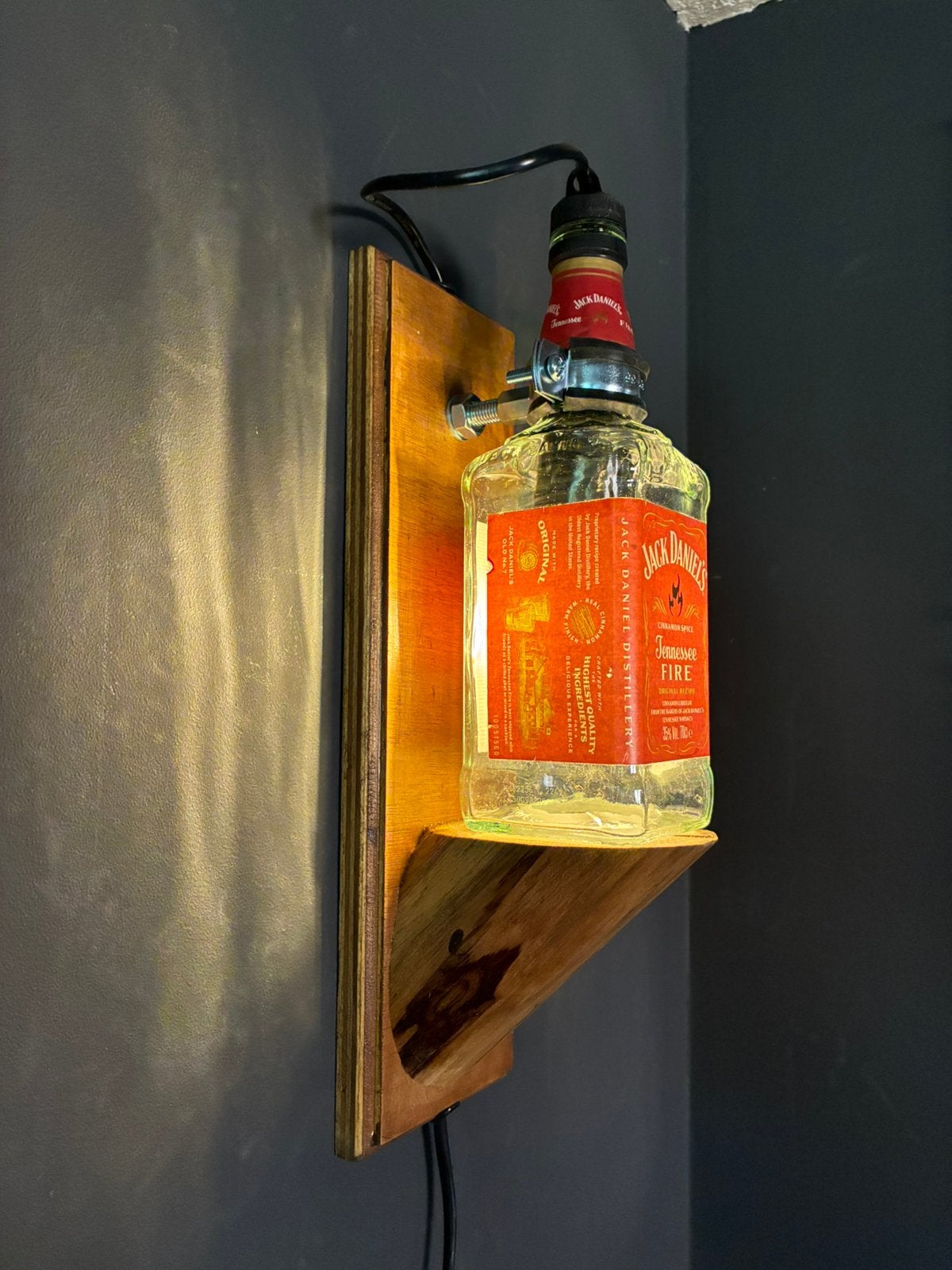 Jack Daniel’s fire Wandlamp op kastanje rondhout, Met schakelaar, Nieuw, Wandlamp, Glas