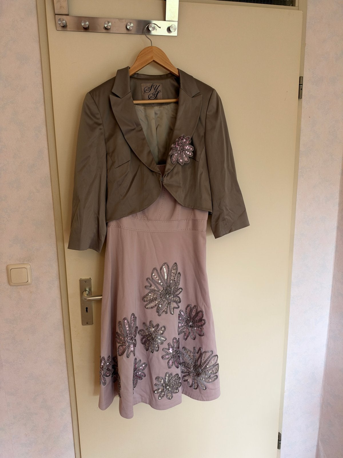 Feestelijke jurk met bolero maat 42, Kleding | Dames, Maat 42/44 (L), Cocktailjurk, Ophalen of Verzenden, Roze