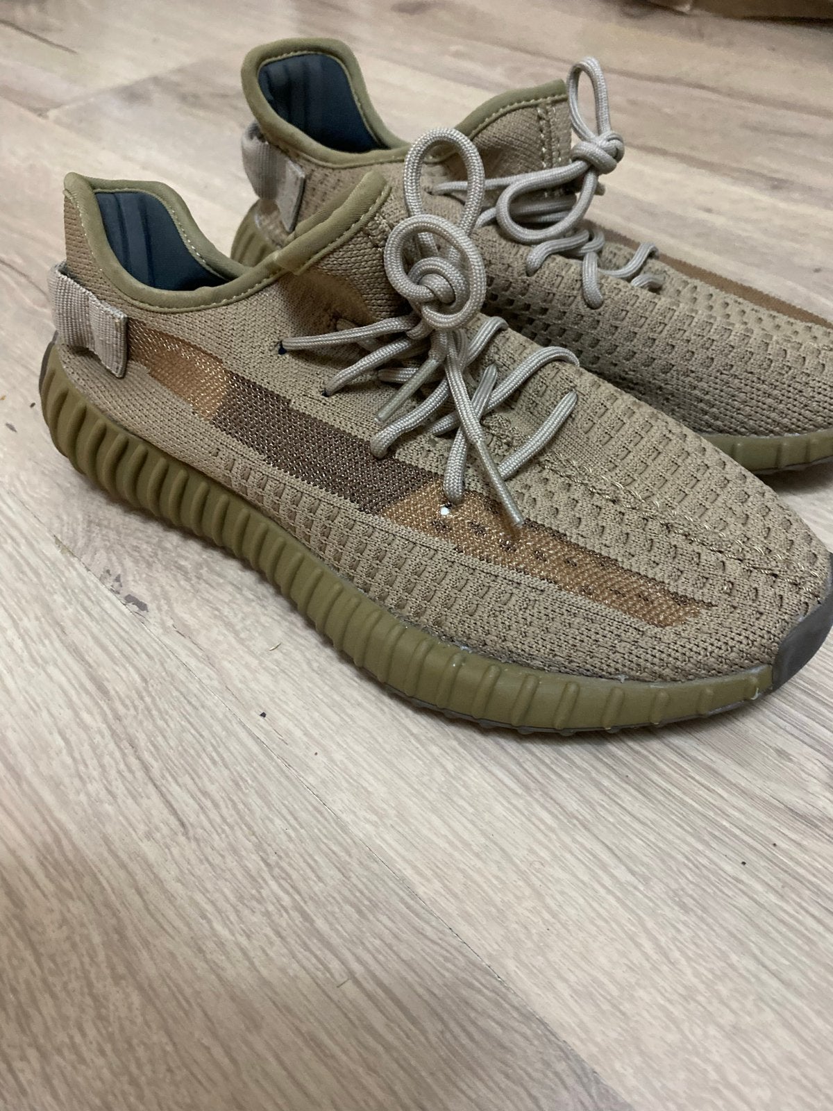 Adidas Yeezy Boost 350 V2 - Zo goed als nieuw, Kleding | Heren, Schoenen, Ophalen of Verzenden, Zo goed als nieuw, Bruin, Sneakers of Gympen
