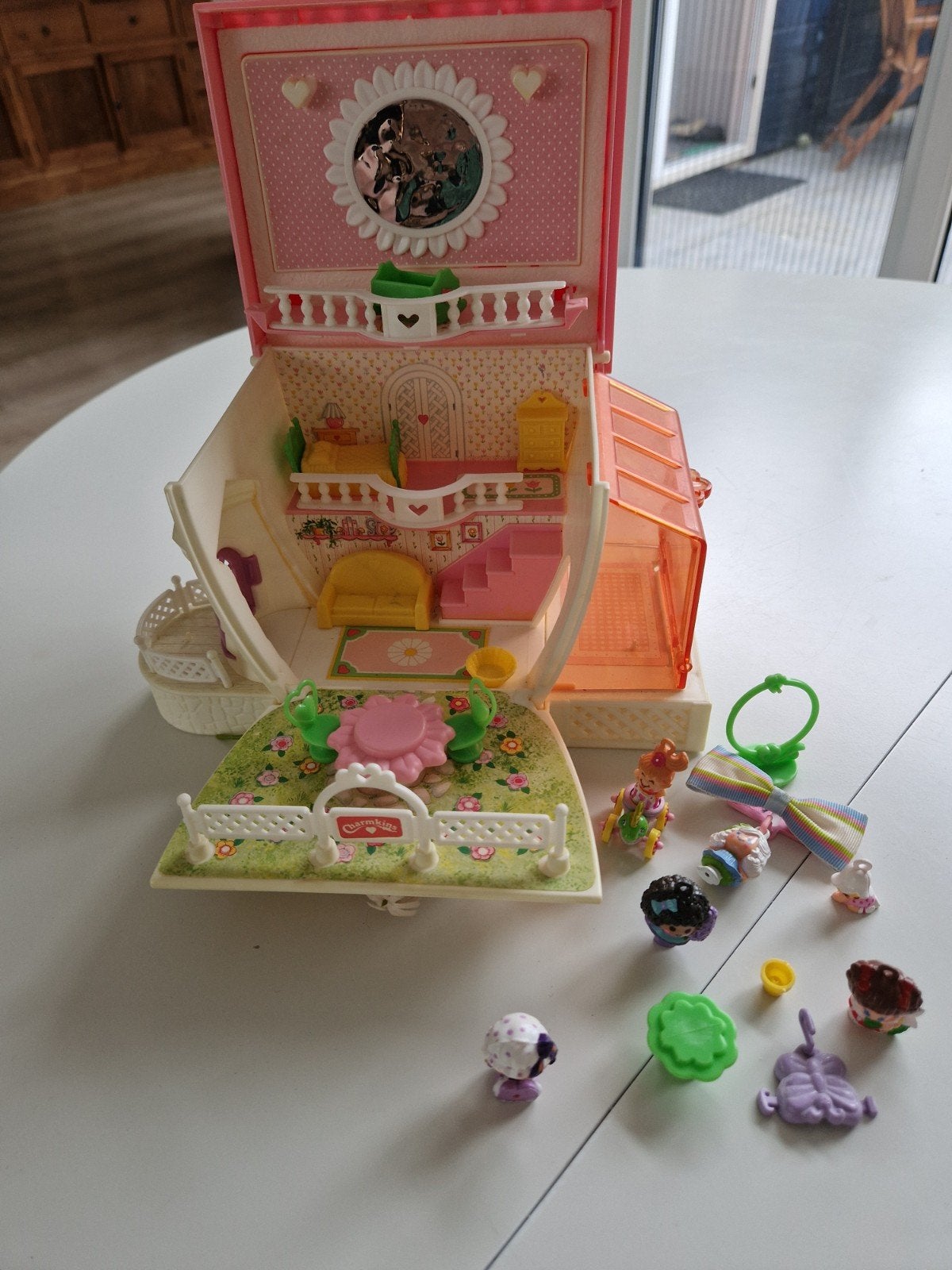 Dufty poppenhuis met accessoires, Ophalen of Verzenden, Gebruikt, Overige typen