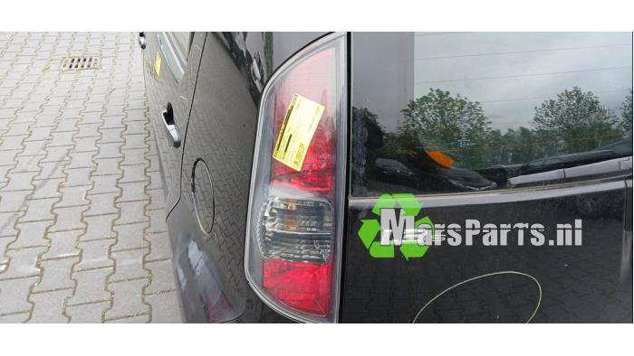 Achterlicht links van een Daihatsu Sirion, Gebruikt, Daihatsu, -, -