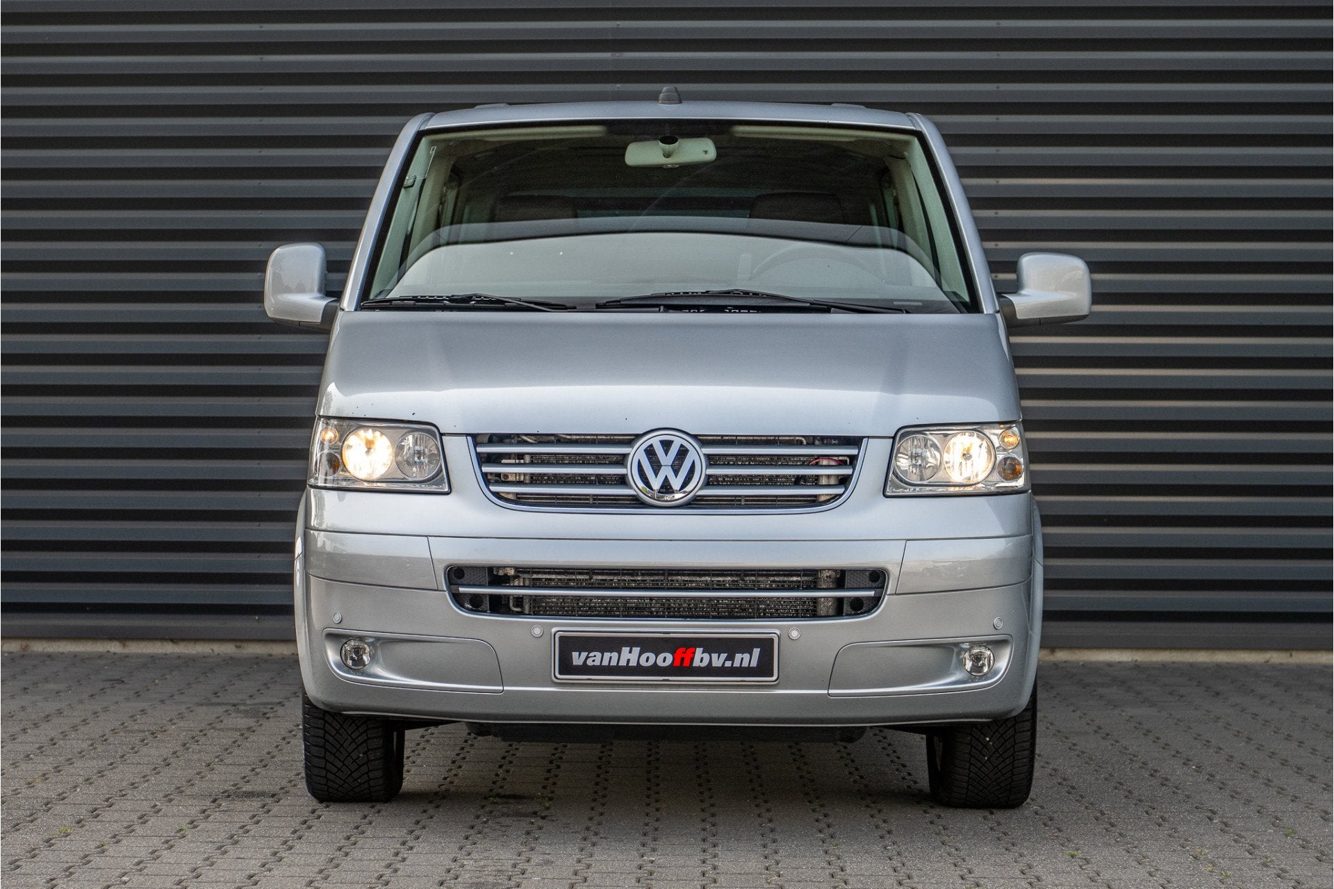 Volkswagen Multivan 2.5 TDI 60 Edition Rolstoel bus zelfrijd, Auto's, Bestelauto's, 2317 kg, Zwart, Volkswagen, Origineel Nederlands