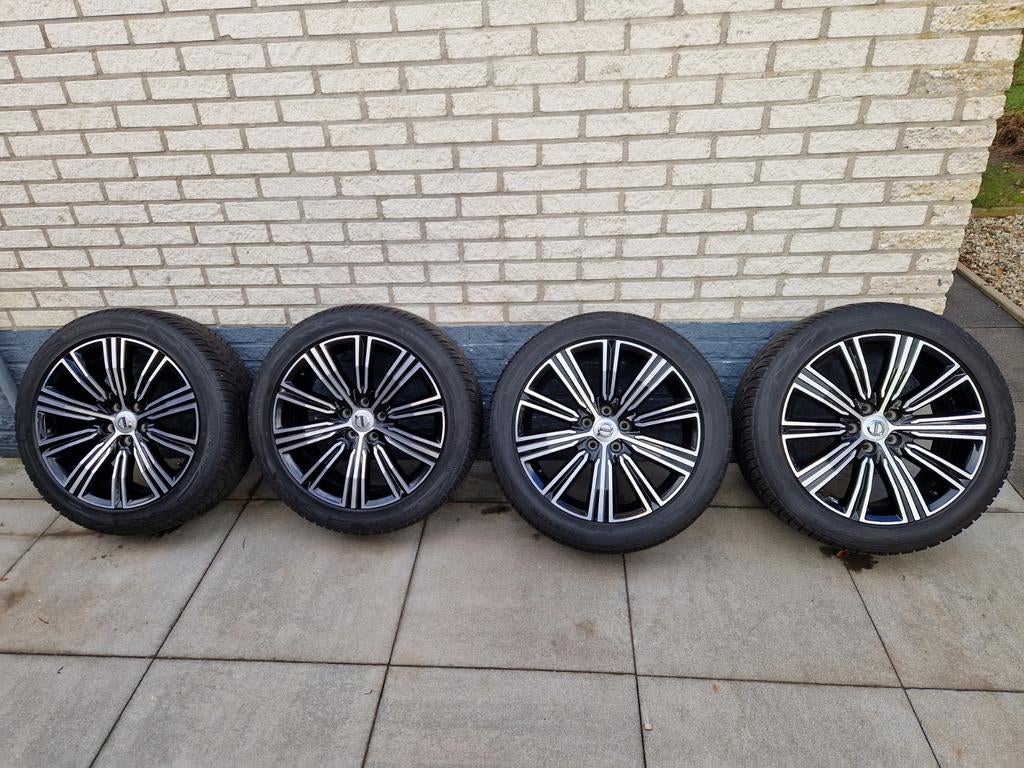 volvo v60 18 inch velgen winterbanden, Auto-onderdelen, Banden en Velgen, 18 inch, Gebruikt, Velg(en), 235 mm