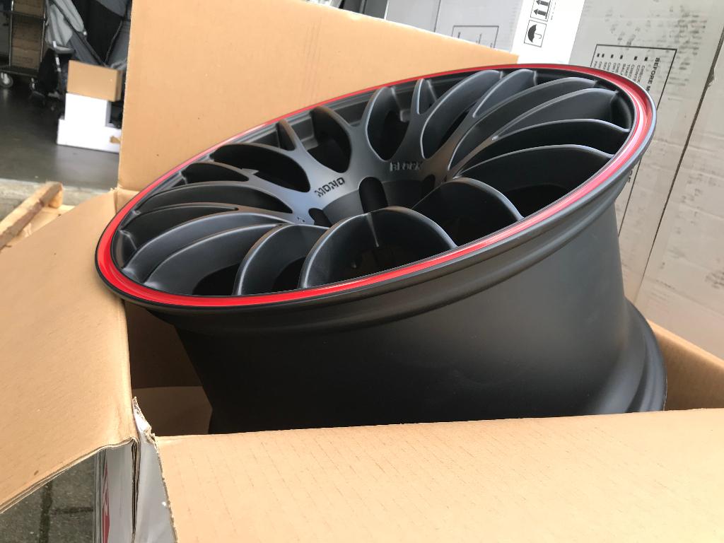 Tenzo R Type-M Mat zwart rood - 19" x 8.5J 10.5J 5x114.3, Ophalen of Verzenden