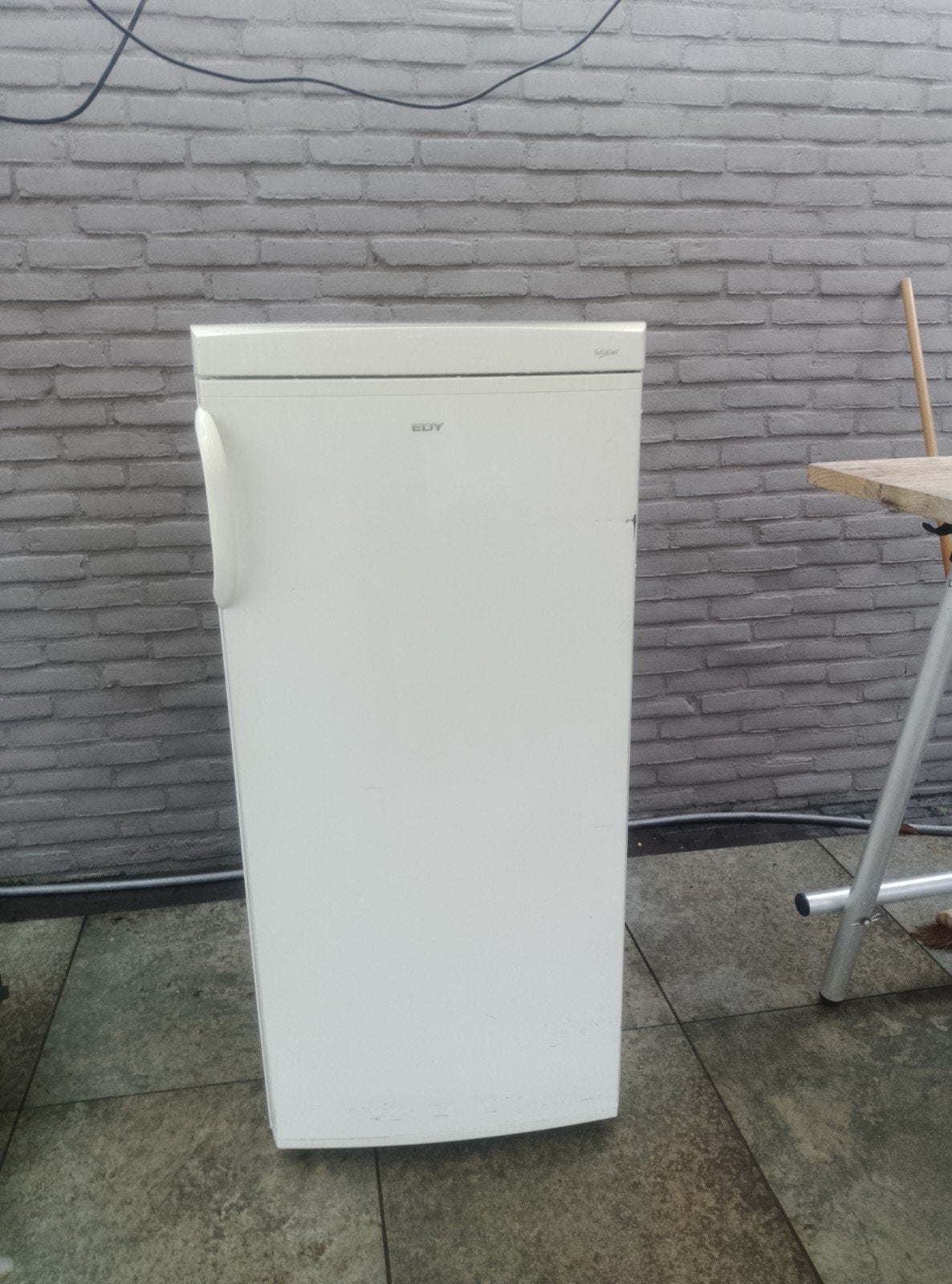 Witte koelkast - Ideaal voor feestjes en partijen, Ophalen, 120 tot 140 cm, 100 tot 150 liter, 45 tot 60 cm