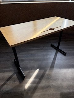 Bureau / vergadertafel, houten blad zwart metalen onderstel, Huis en Inrichting, Bureaus, Ophalen, Hout, Bruin, Zo goed als nieuw