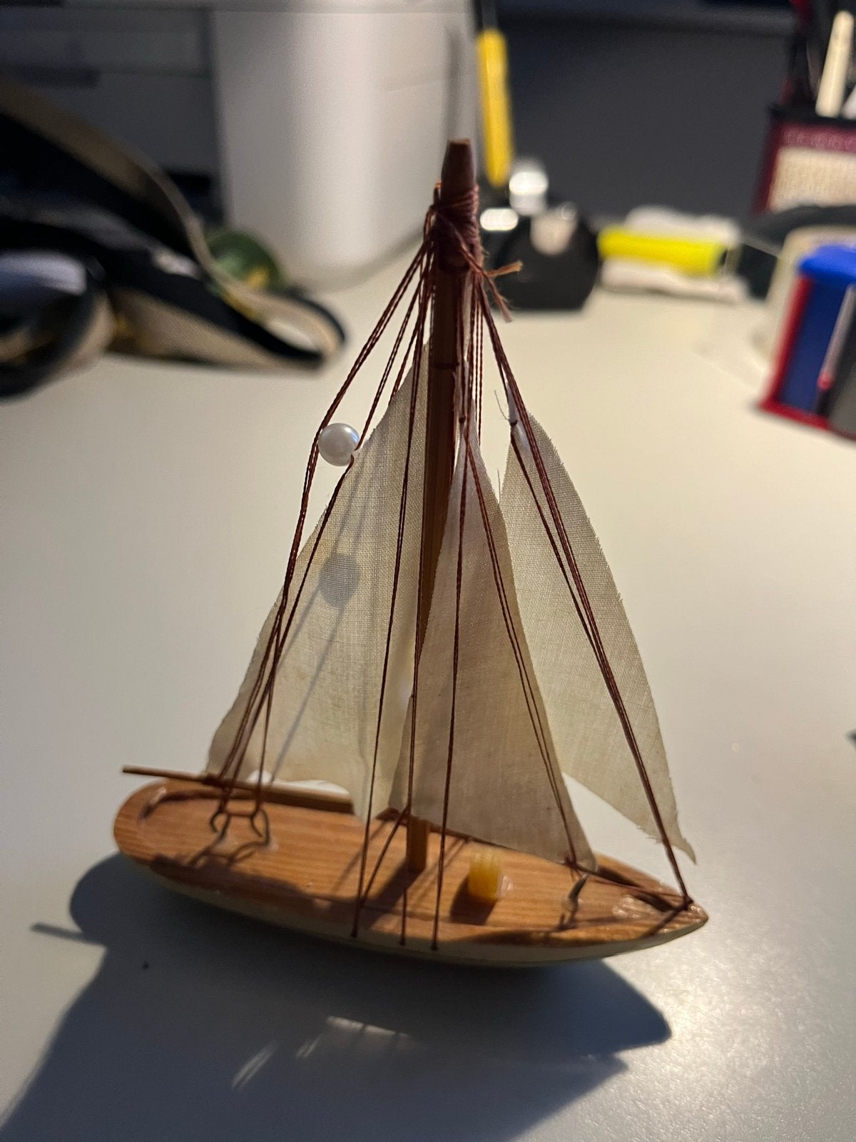 Decoratief Houten Zeilbootje - Handgemaakt Model, Ophalen of Verzenden, Gebruikt, 1:200 of kleiner, Overige merken