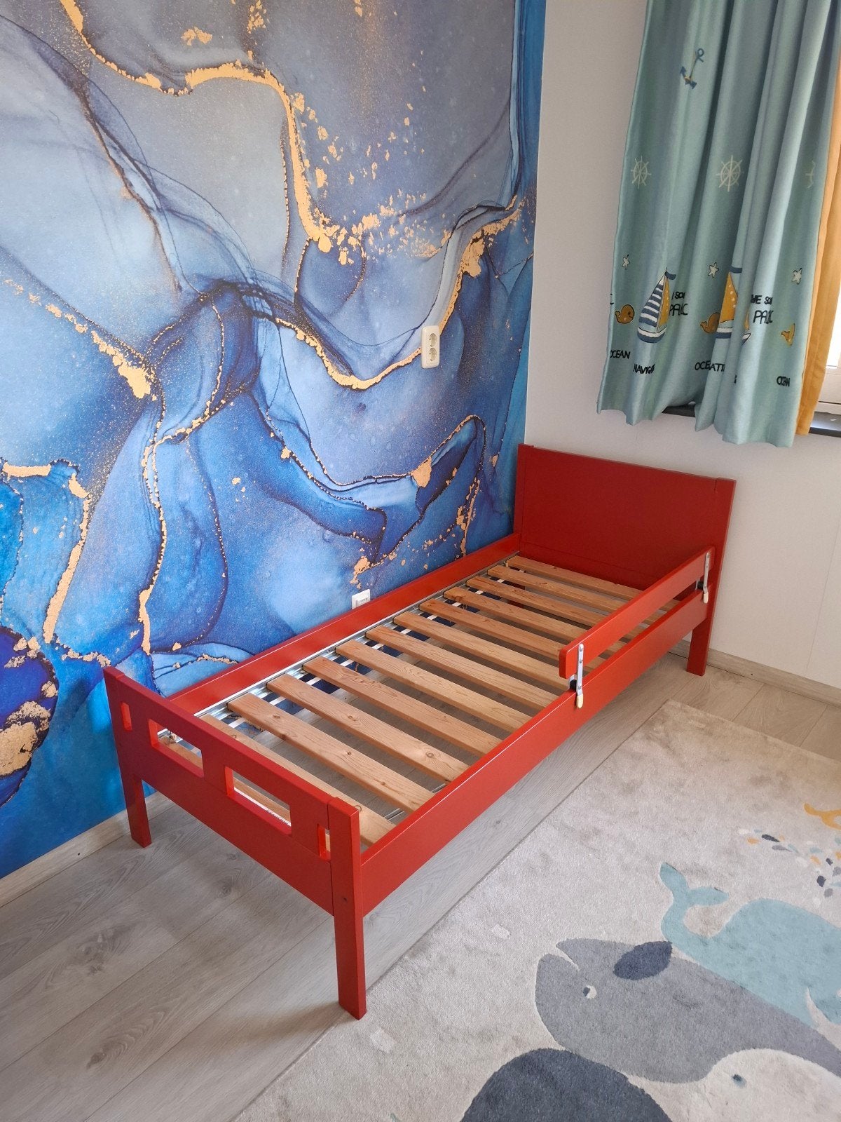 IKEA Rood Kinderbed 70x160cm - Perfect voor Brandweer Thema, Ophalen, 70 tot 85 cm, Zo goed als nieuw, Lattenbodem