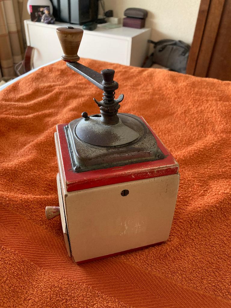 Koffiemolen, jaren 20/30 vorige eeuw, Ophalen of Verzenden