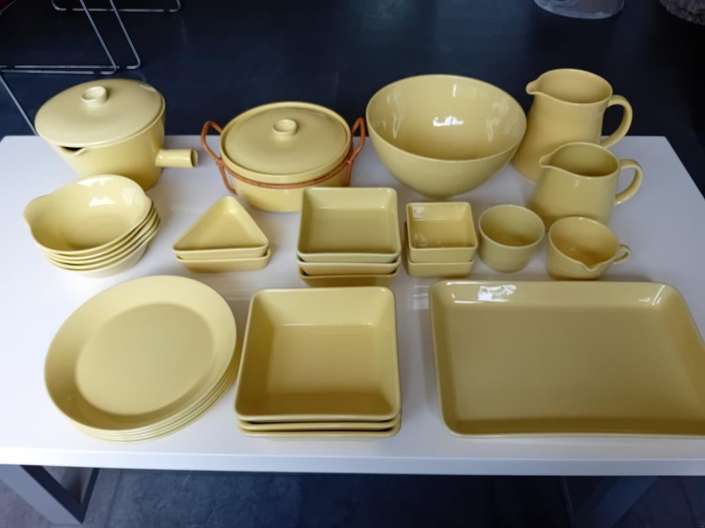 Puntgaaf geel Arabia Kilta voor iittala en Arabia Teema, Huis en Inrichting, Keuken | Servies, Ophalen of Verzenden, Zo goed als nieuw