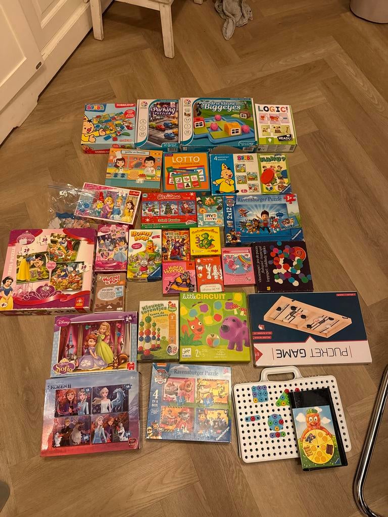 puzzels en spelletjes - Alles in 1 keer meenemen!, Ophalen of Verzenden, 500 t/m 1500 stukjes, Gebruikt, Overige typen