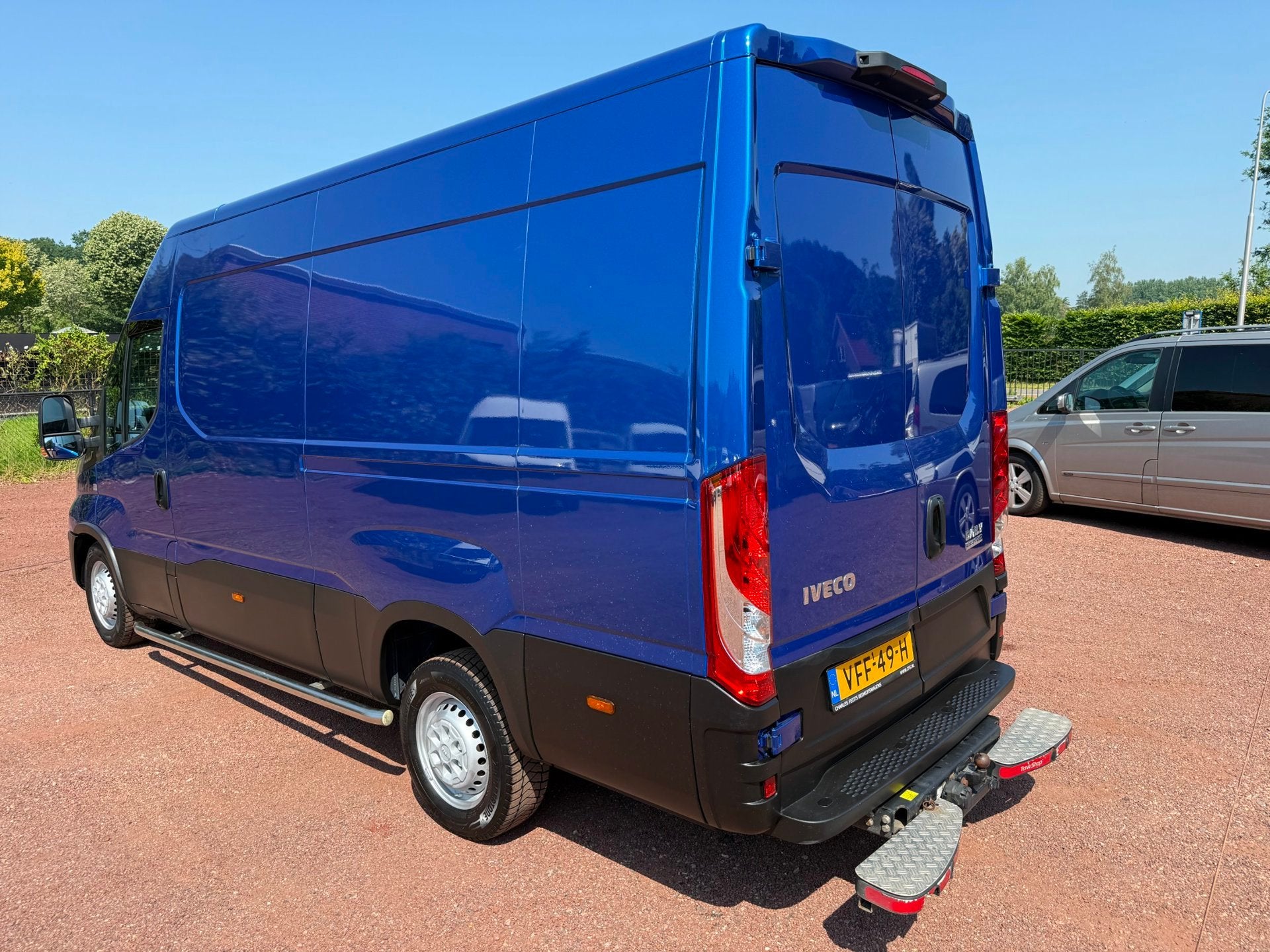 Iveco Daily 35S18V 3.0 Automaat L2H2 3500kg Trekgewicht, Automaat, Achterwielaandrijving, Gebruikt, Euro 6