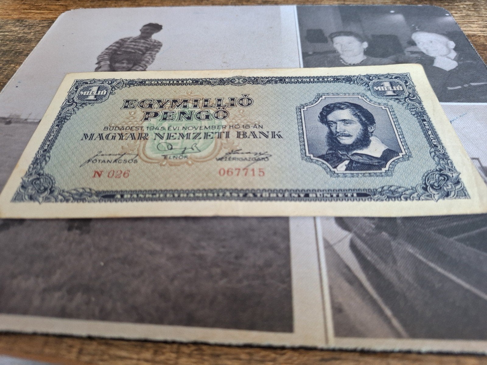 Hongarije 1.000.000 pengo 1945, Postzegels en Munten, Bankbiljetten | Nederland, 25 gulden, Ophalen of Verzenden