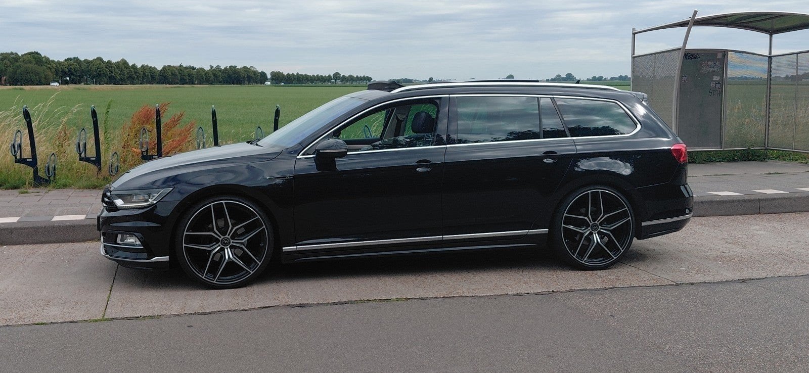 Volkswagen Passat 1.6 TDI DSG R LINE, Auto's, 4 cilinders, Zwart, Origineel Nederlands, Diesel
