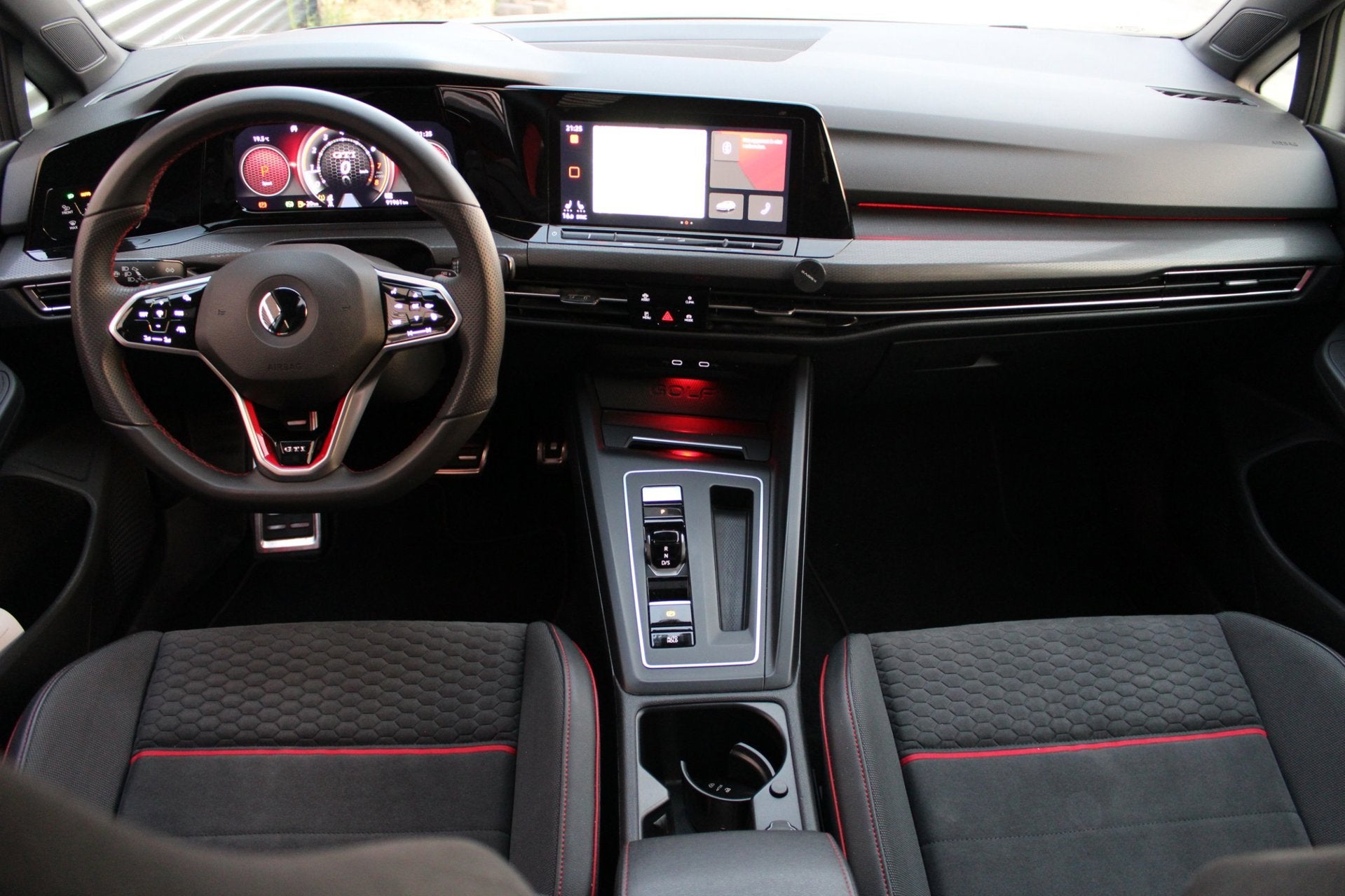 Volkswagen Golf 2.0 TSI GTI | Clubsport | Panoramadak | HUD, Gebruikt, 4 cilinders, 1984 cc, Wit