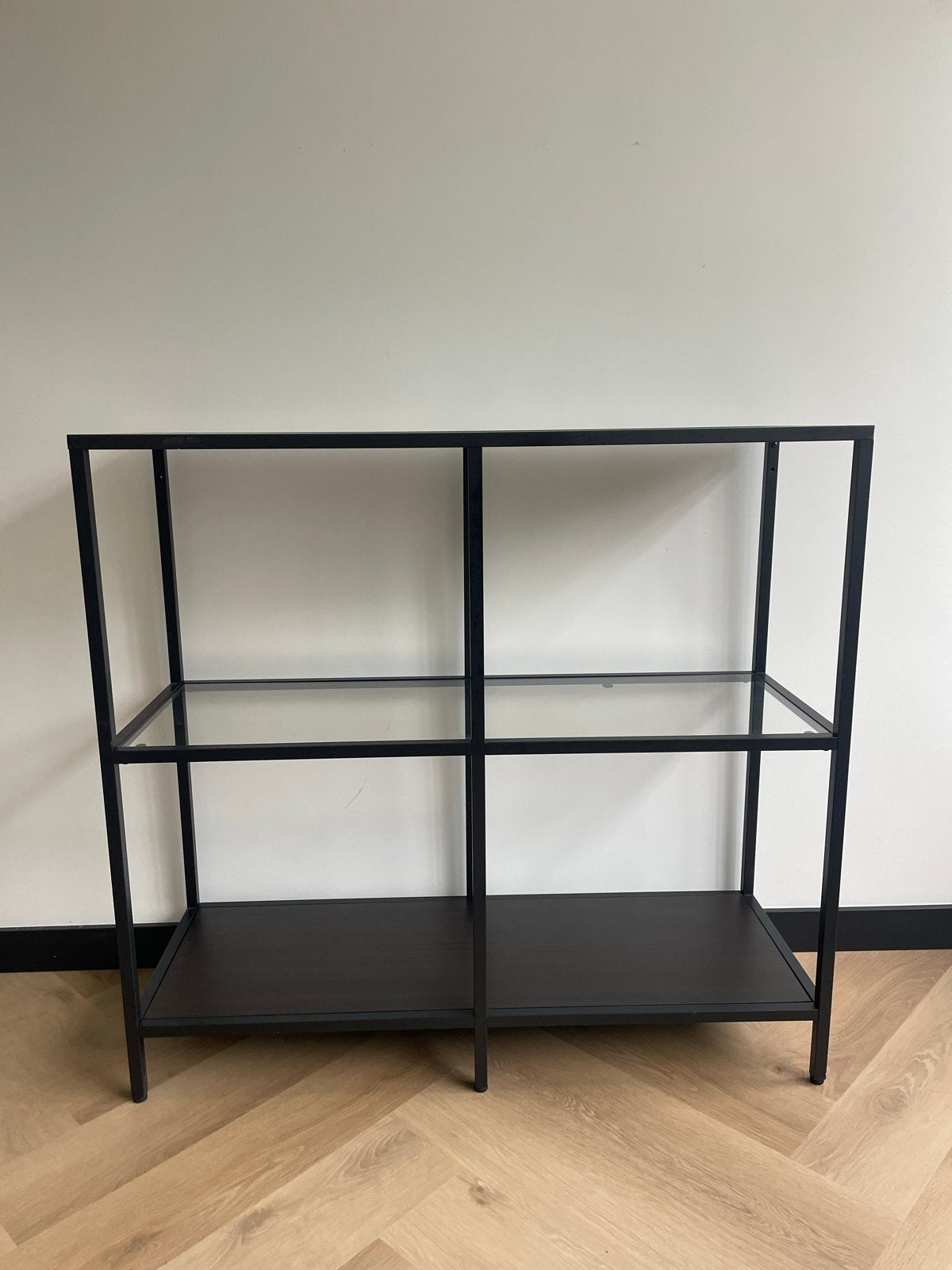 Ikea Vittsjö open kast/rek - zwart metaal en glas, Ophalen, Met plank(en), 50 tot 100 cm, Minder dan 100 cm