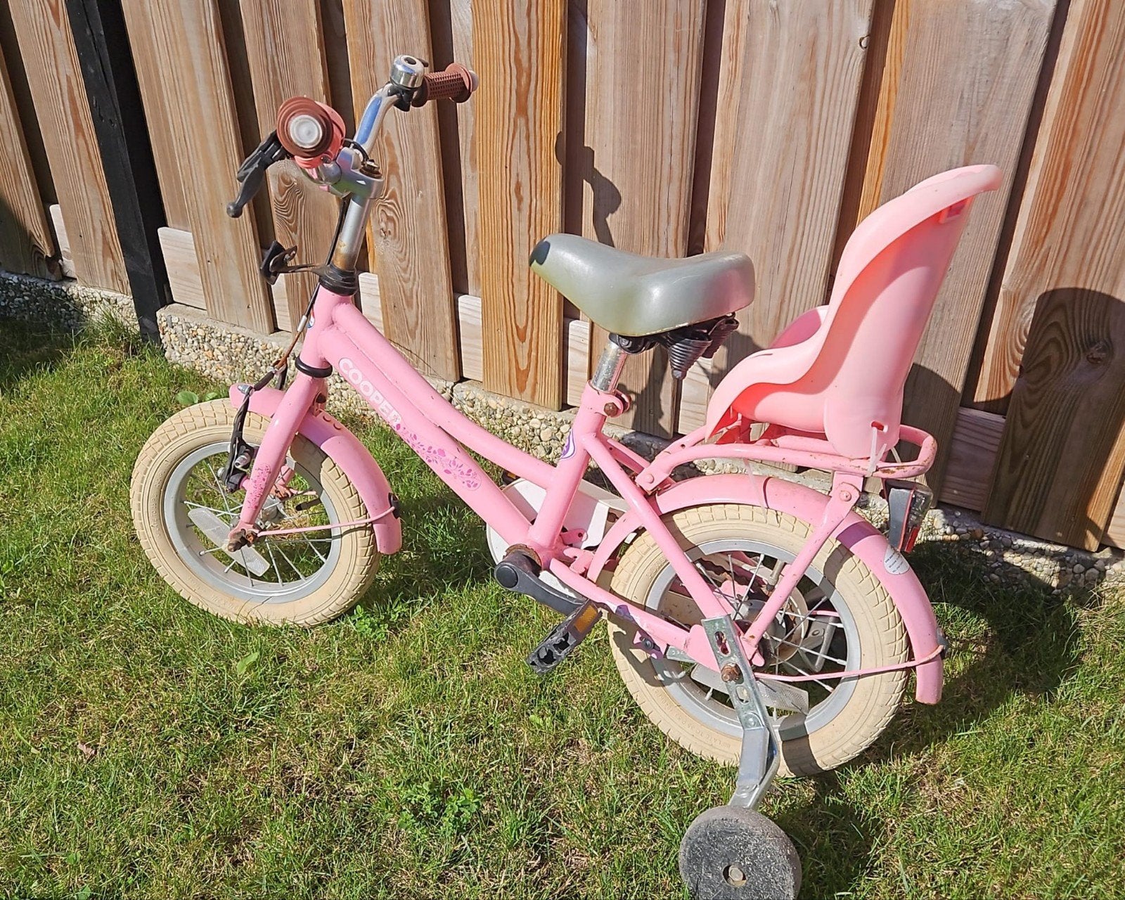 Roze 12 inch meisjesfiets met zijwieltjes en zitje, Ophalen, Terugtraprem, Zijwieltjes, Gebruikt