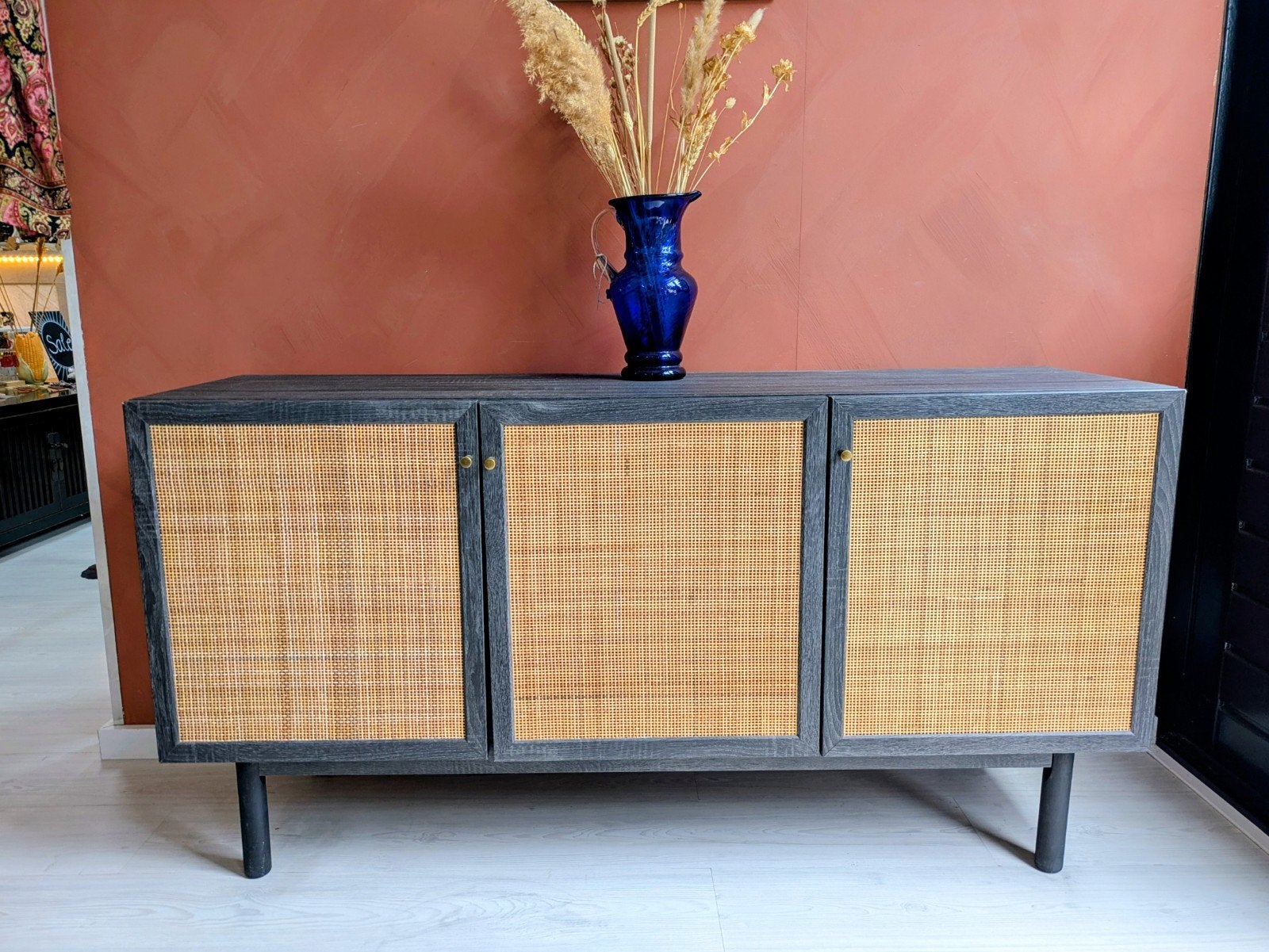 Antraciet Dressoir Rotan, Huis en Inrichting, Ophalen, Met deur(en), 100 tot 150 cm, Zo goed als nieuw