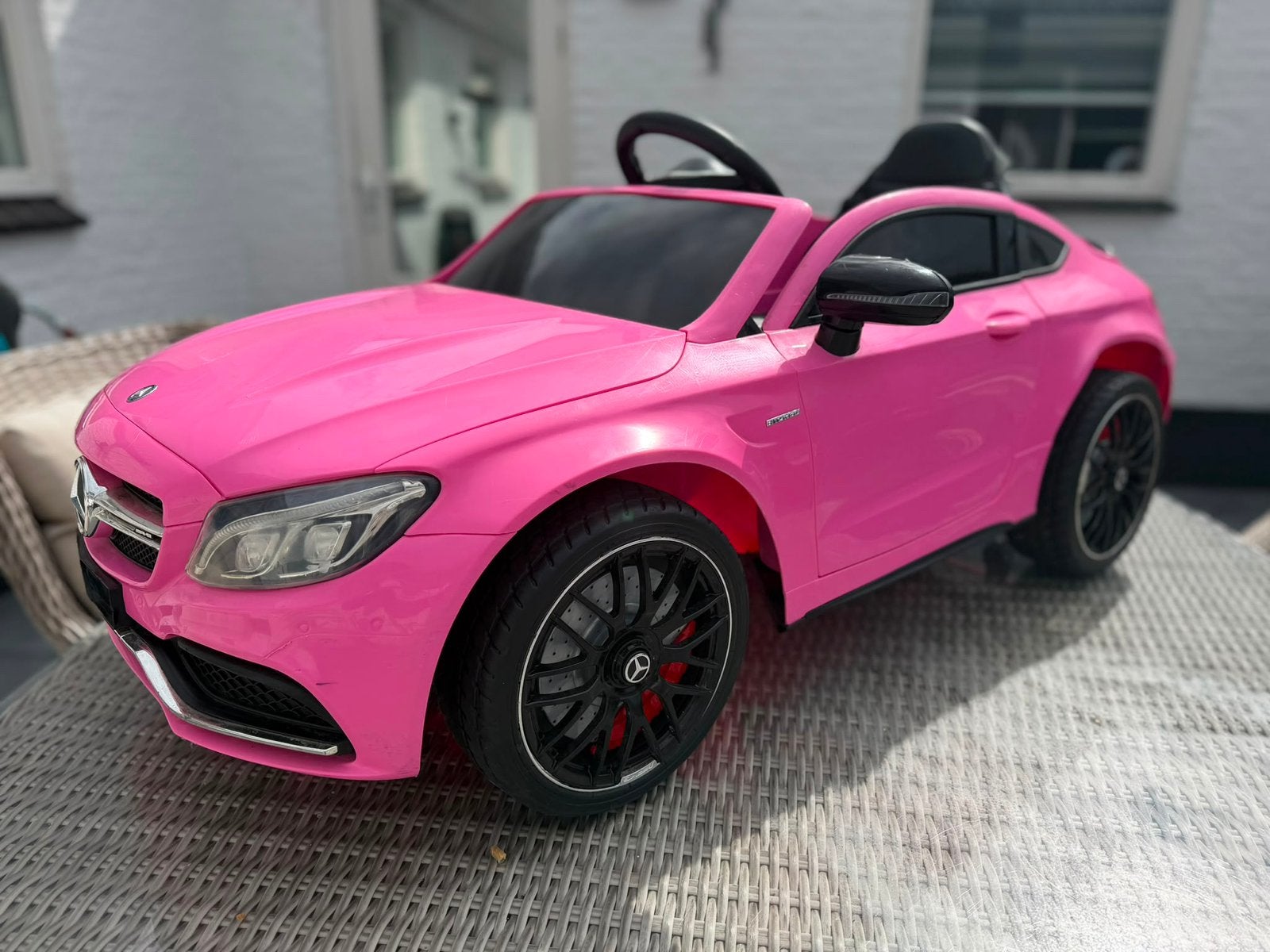 Mercedes electrische kinderauto, Hobby en Vrije tijd, Modelauto's | 1:24, Ophalen, Gebruikt, Maisto