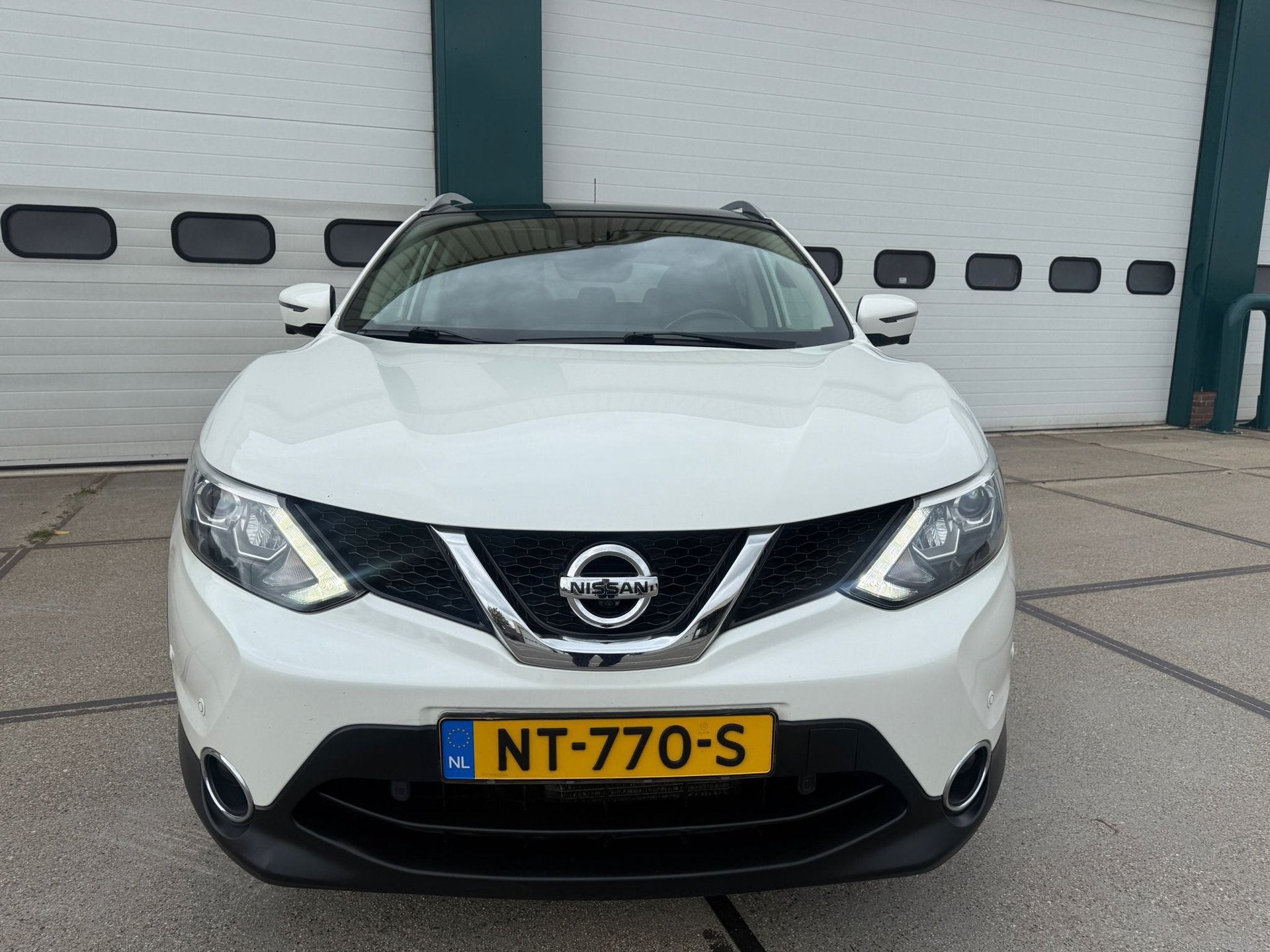 Nissan Qashqai 1.2 Tekna Nieuwst, Gebruikt, 4 cilinders, 116 pk, Wit