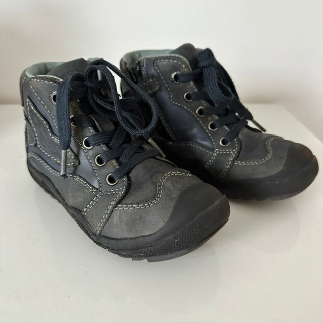 Schoenen van GEOX maat 28 zgan (S73), Schoenen, Ophalen of Verzenden, Zo goed als nieuw, Jongen