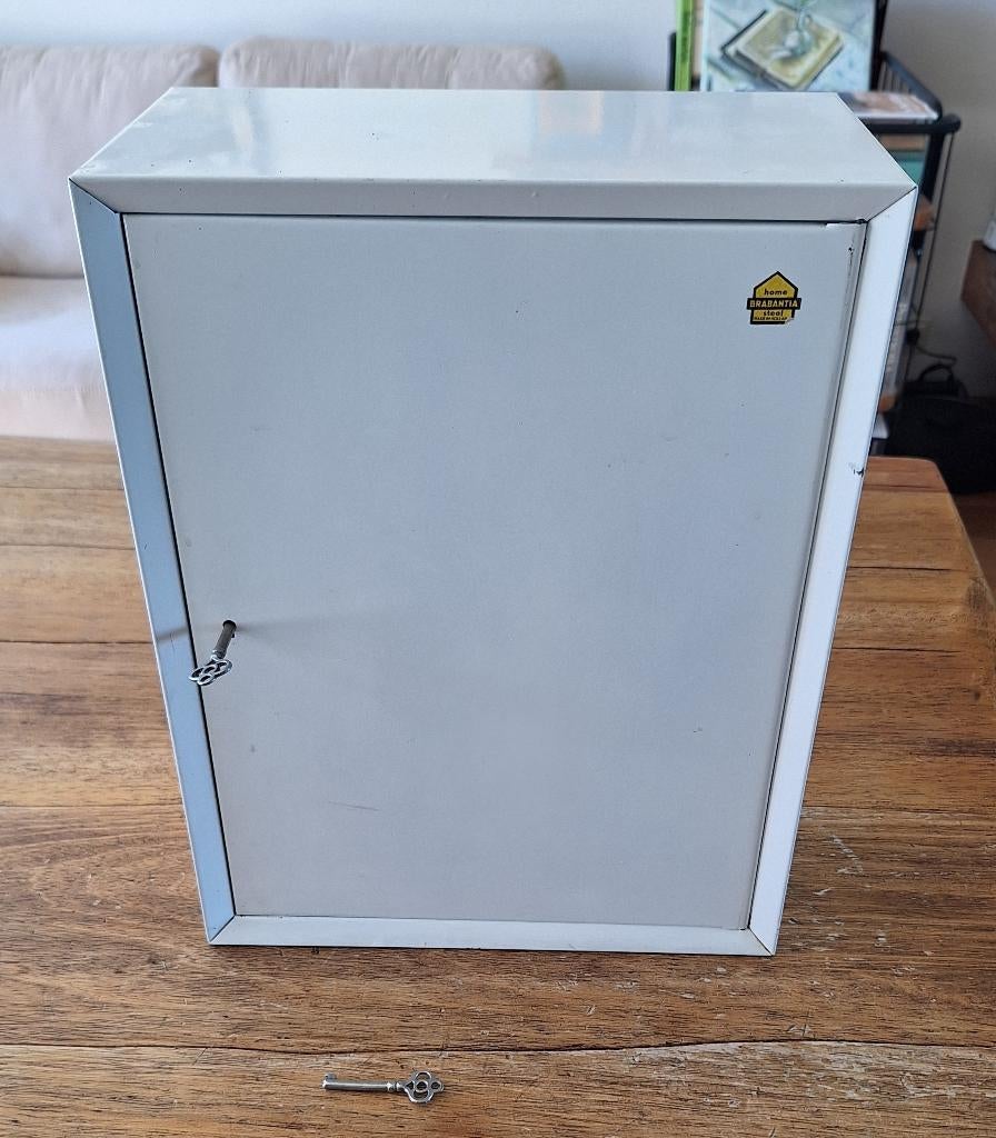 medicijnkastje Brabantia met 2 sleutels hxbxd=27x29x15,5 cm, Ophalen of Verzenden, Huis en Inrichting