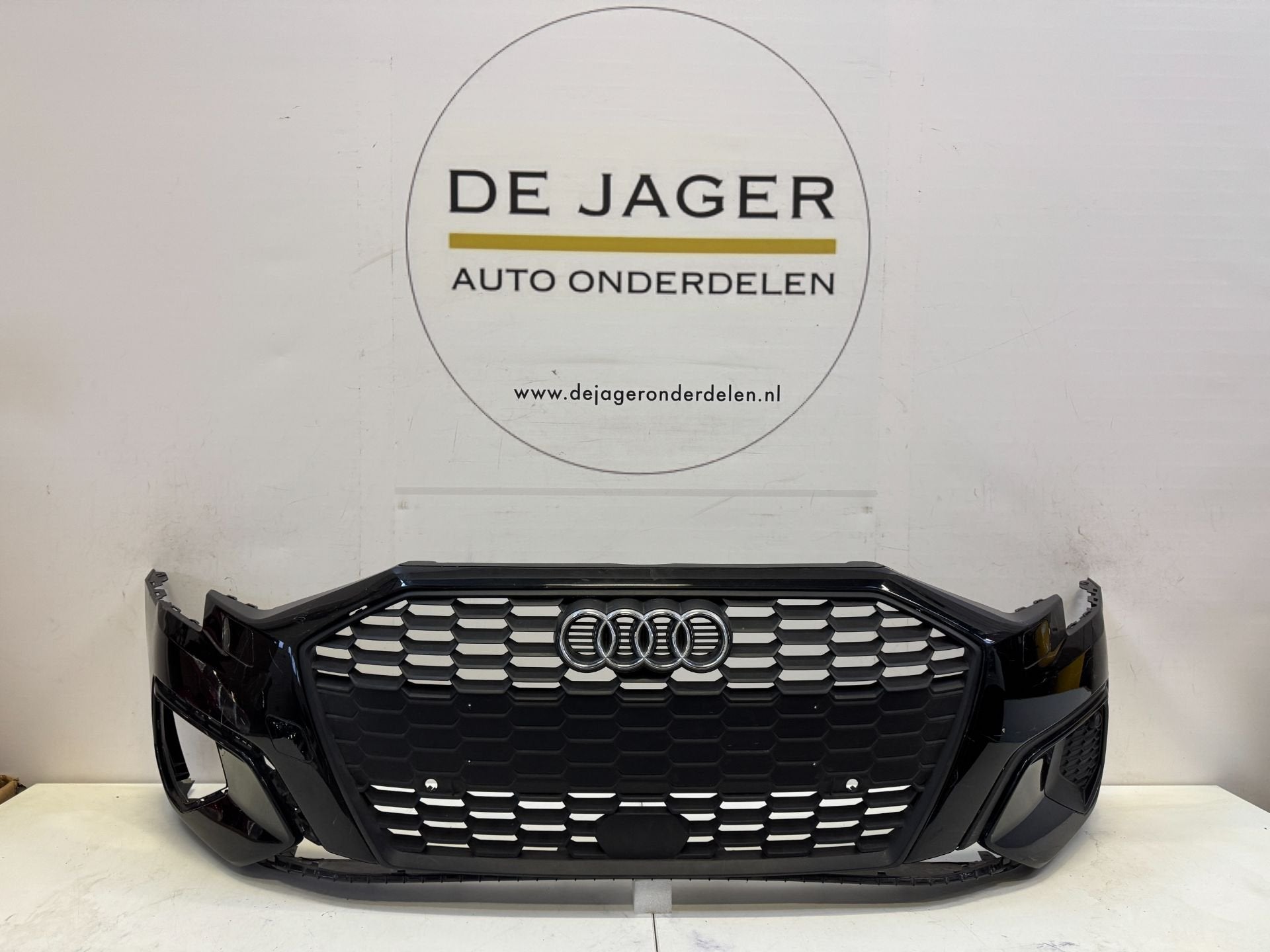 AUDI A3 8Y0 8Y VOORBUMPER BUMPER 8Y0807437, Auto-onderdelen, Gebruikt, Voor, AUDI AG, Auto-Union-Strasse 1
85045  Ingolstadt, DE