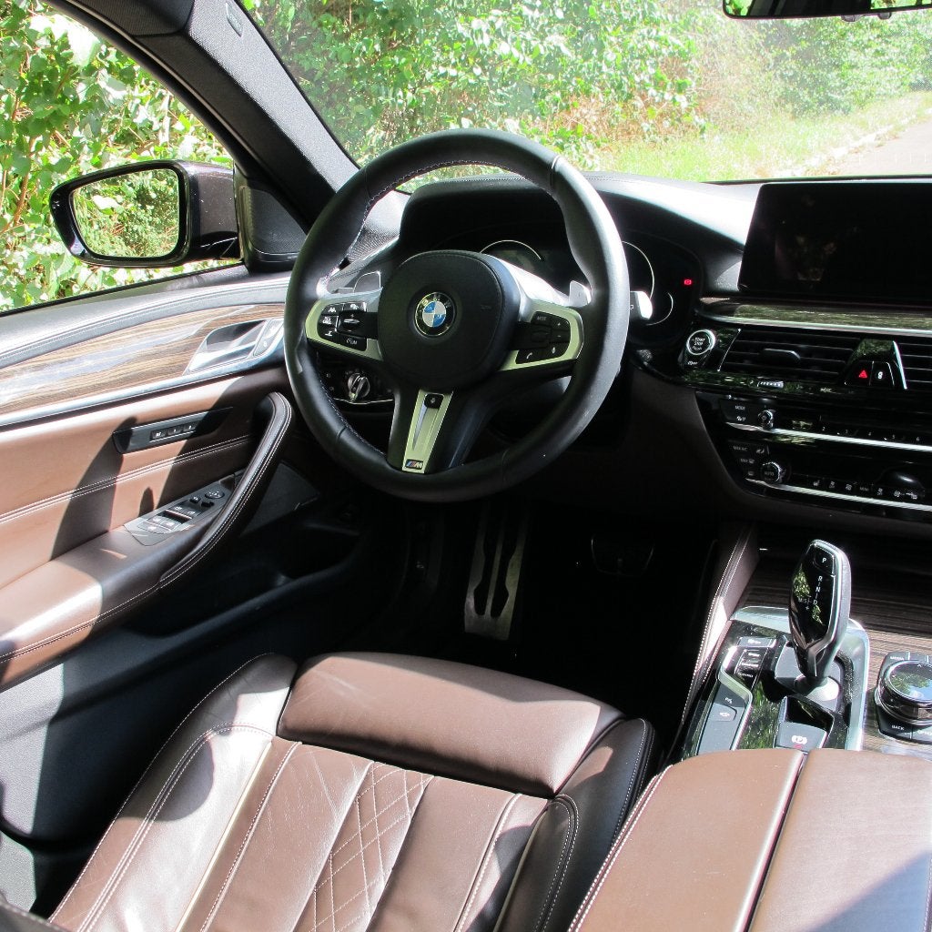 BMW 540i touring - Unieke NL auto - Rijk uitgerust., Auto's, Dealer onderhouden, 340 pk, Particulier, 1740 kg