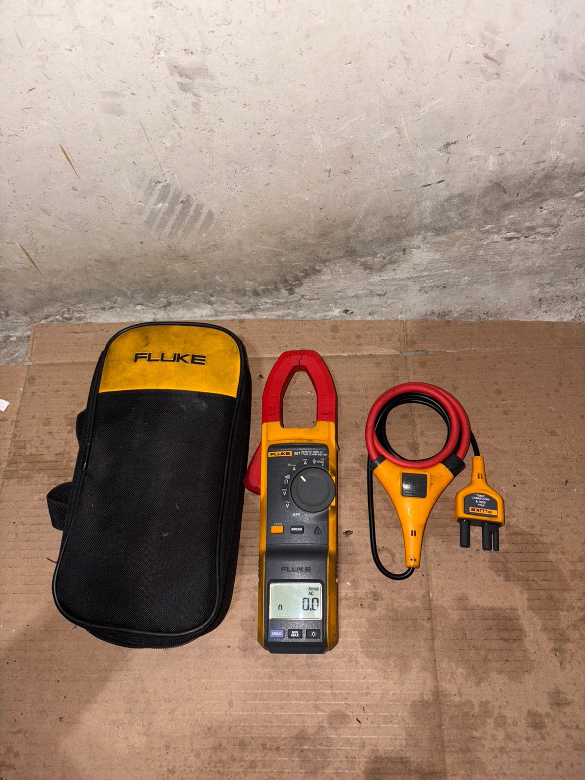 Fluke 381 True-RMS AC/DC stroomtang met afneembaar display, Ophalen of Verzenden, Zo goed als nieuw, Elektriciteit