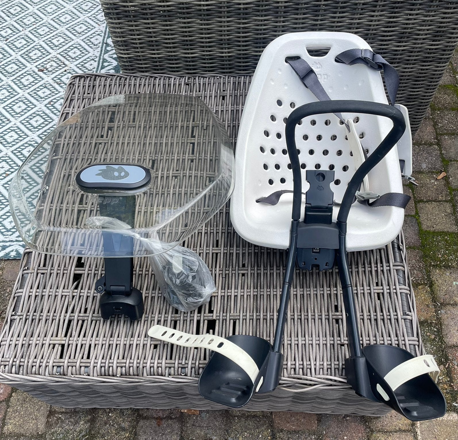 Thule Yepp fietsstoeltje + windscherm, in goede staat, Ophalen, Voorzitje, 0 t/m 13 kg, Gebruikt