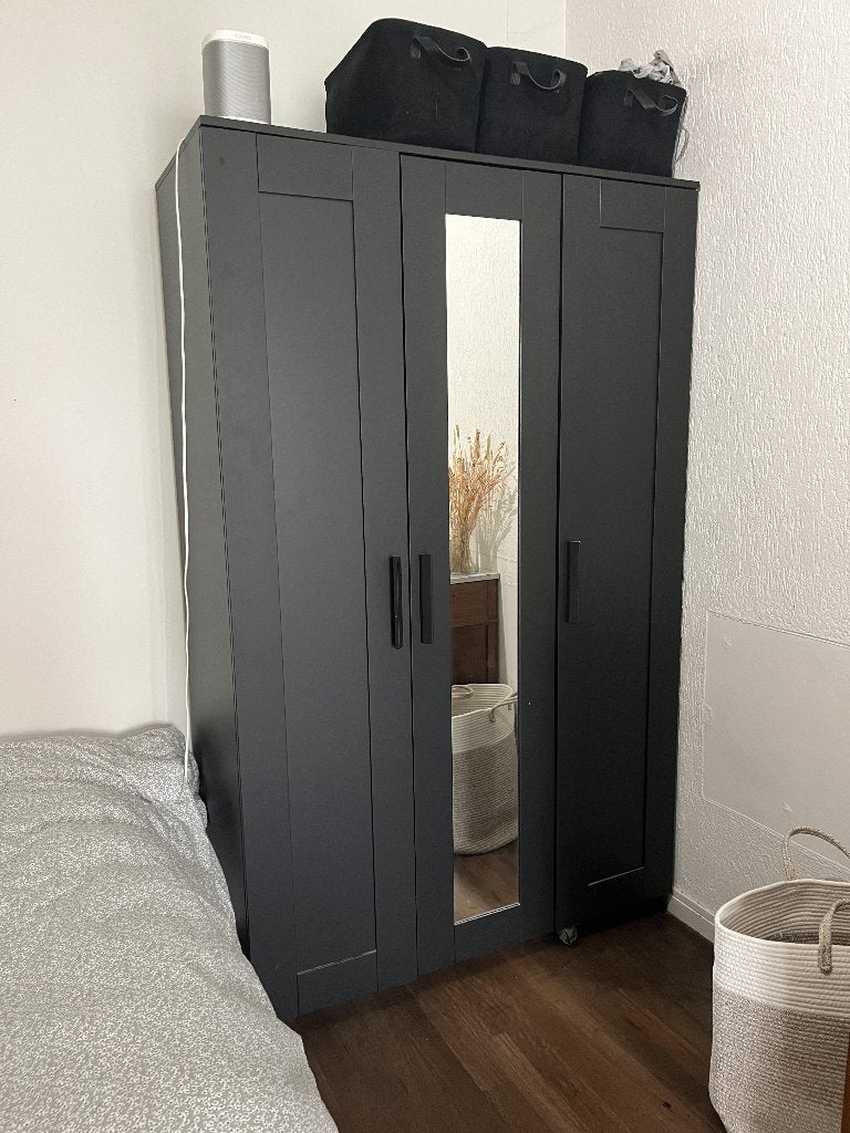 Zwarte kledingkast met spiegel — 117 × 50 × 190 cm, Ophalen, Gebruikt, 100 tot 150 cm, Met lade(s)