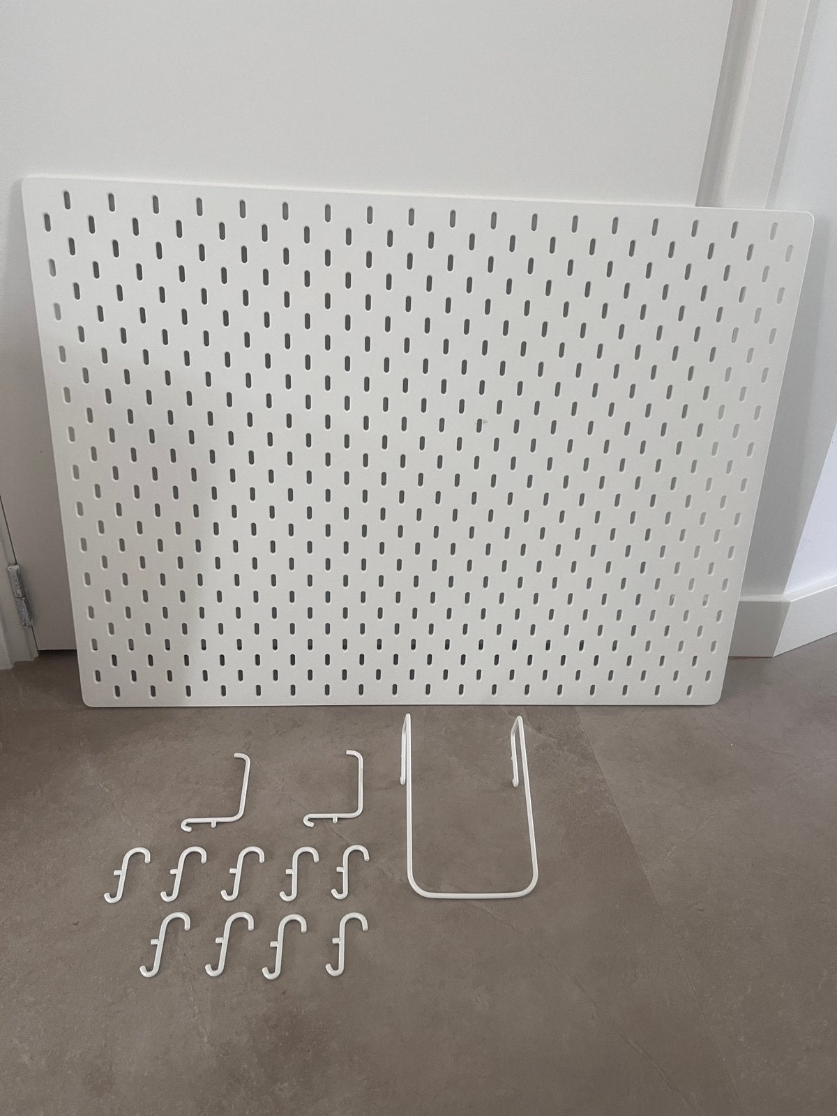 76x56cm Ikea Skadis ophangbord met accessoires, Huis en Inrichting, Woonaccessoires | Memoborden, Ophalen, Zo goed als nieuw
