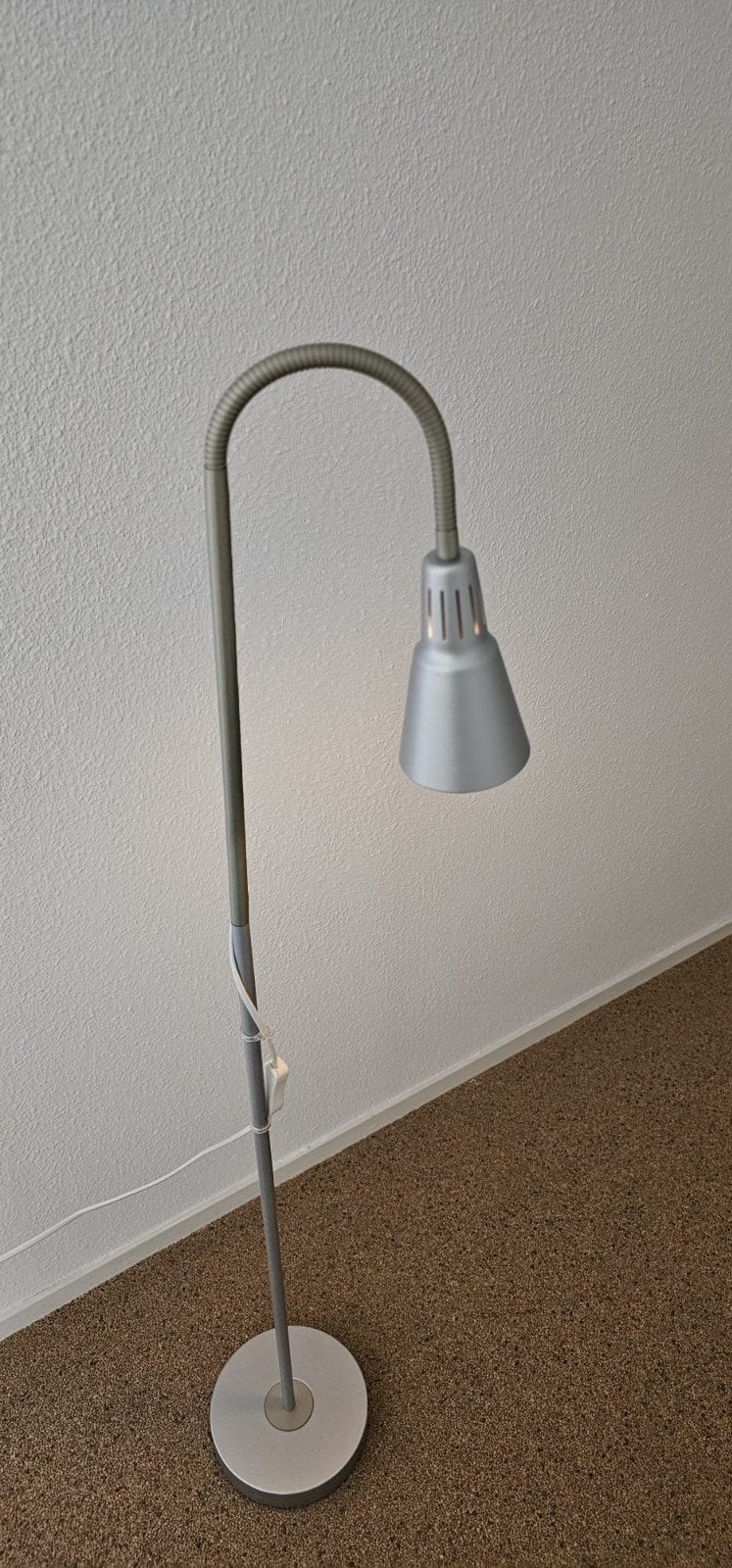 Ikea vloerlamp metaal E14 max 7 watt, Ophalen, E14 (klein), Zo goed als nieuw, Metaal