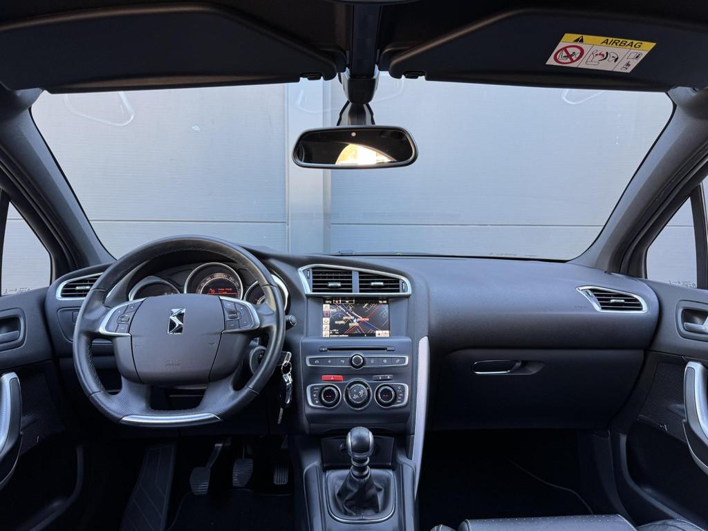 Citroen DS4 1.2 So Chic / Geen Import / 100% Onderhoud, Gebruikt, Euro 6, Leder en Stof, Bedrijf