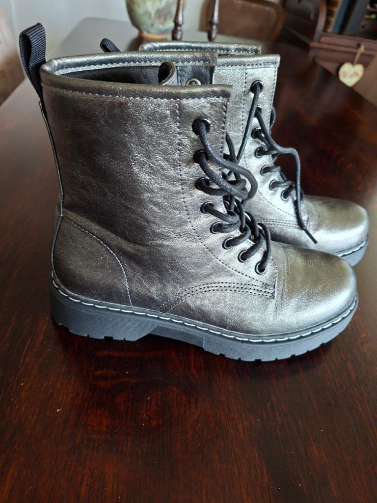 Boots Zilver NIEUW! Maat 37, Ophalen, Nieuw, Overige kleuren