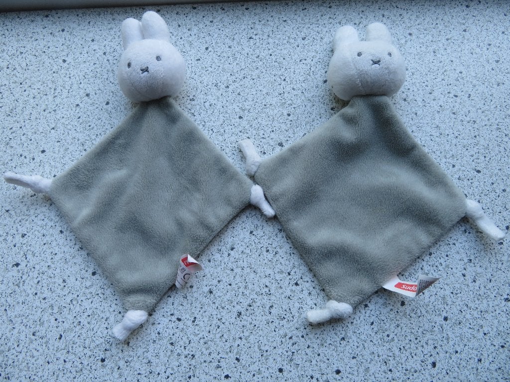 Nijntje klein knuffeldoekje van Sudocrem Tiamo meet ca 22 cm, Grijs, Konijn, Ophalen of Verzenden, Zo goed als nieuw