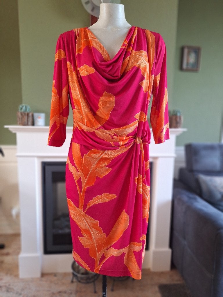 Amania Mo roze oranje waterval hals jurk NL 42 BE 44, Verzenden, Maat 42/44 (L), Zo goed als nieuw, Knielengte