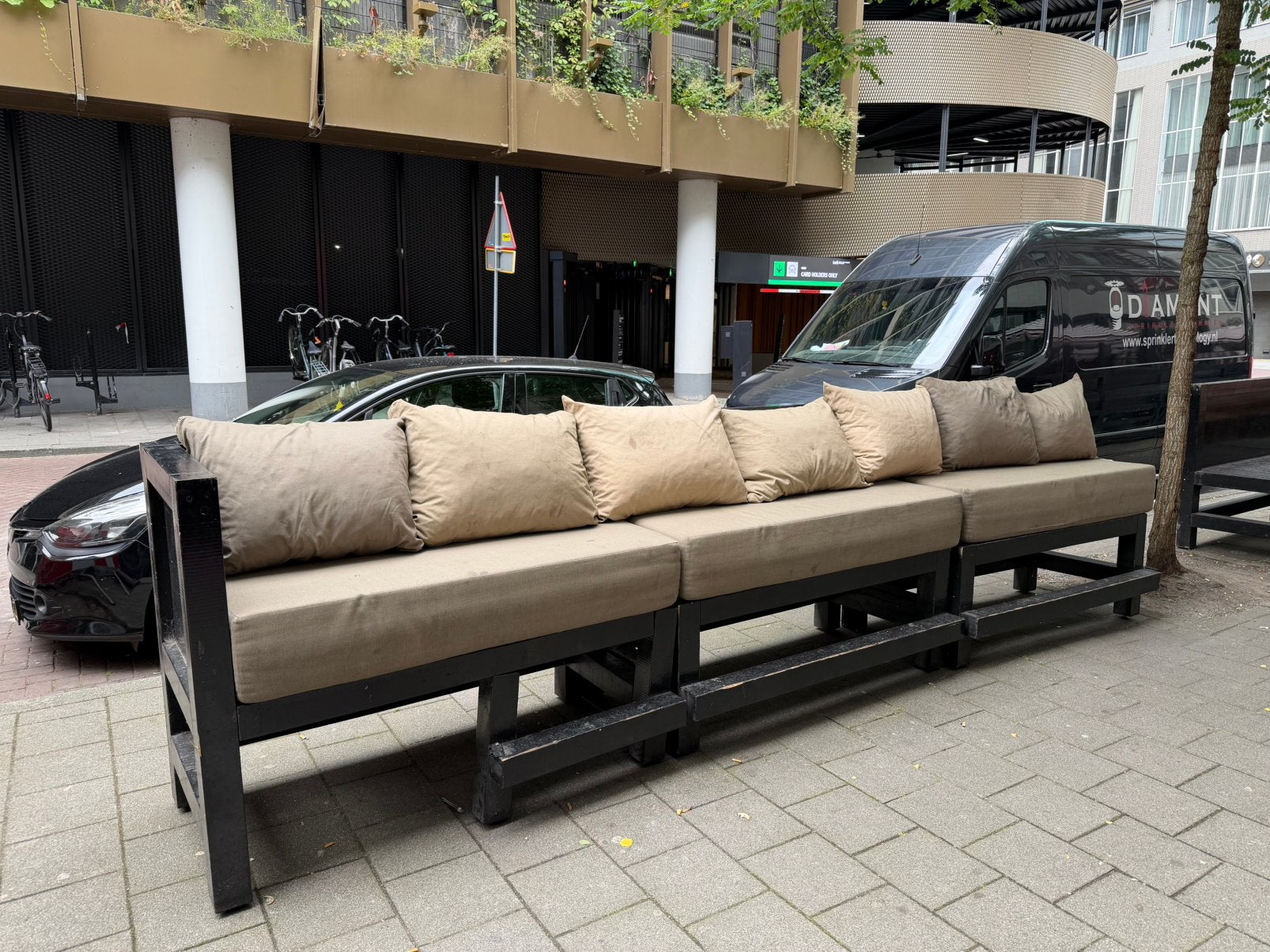 Lange zwarte bank met kussens, ideaal voor buiten, Ophalen, Gebruikt, 100 tot 125 cm, Rechte bank