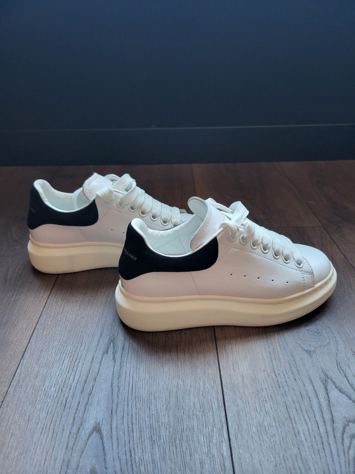 Alexander McQueen Sneakers - Maat 36, Wit, Ophalen of Verzenden, Alexander Mcqueen, Sneakers of Gympen