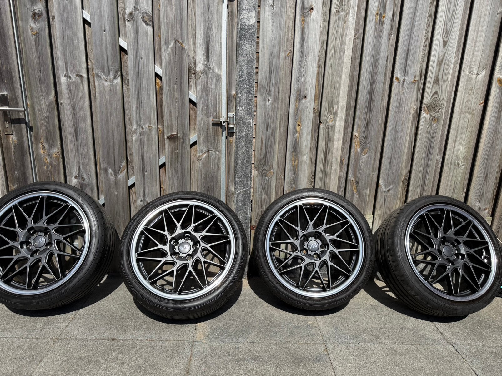 DOTZ Velgenset 18 Inch met banden, Ophalen, 18 inch, Velg(en), Personenwagen