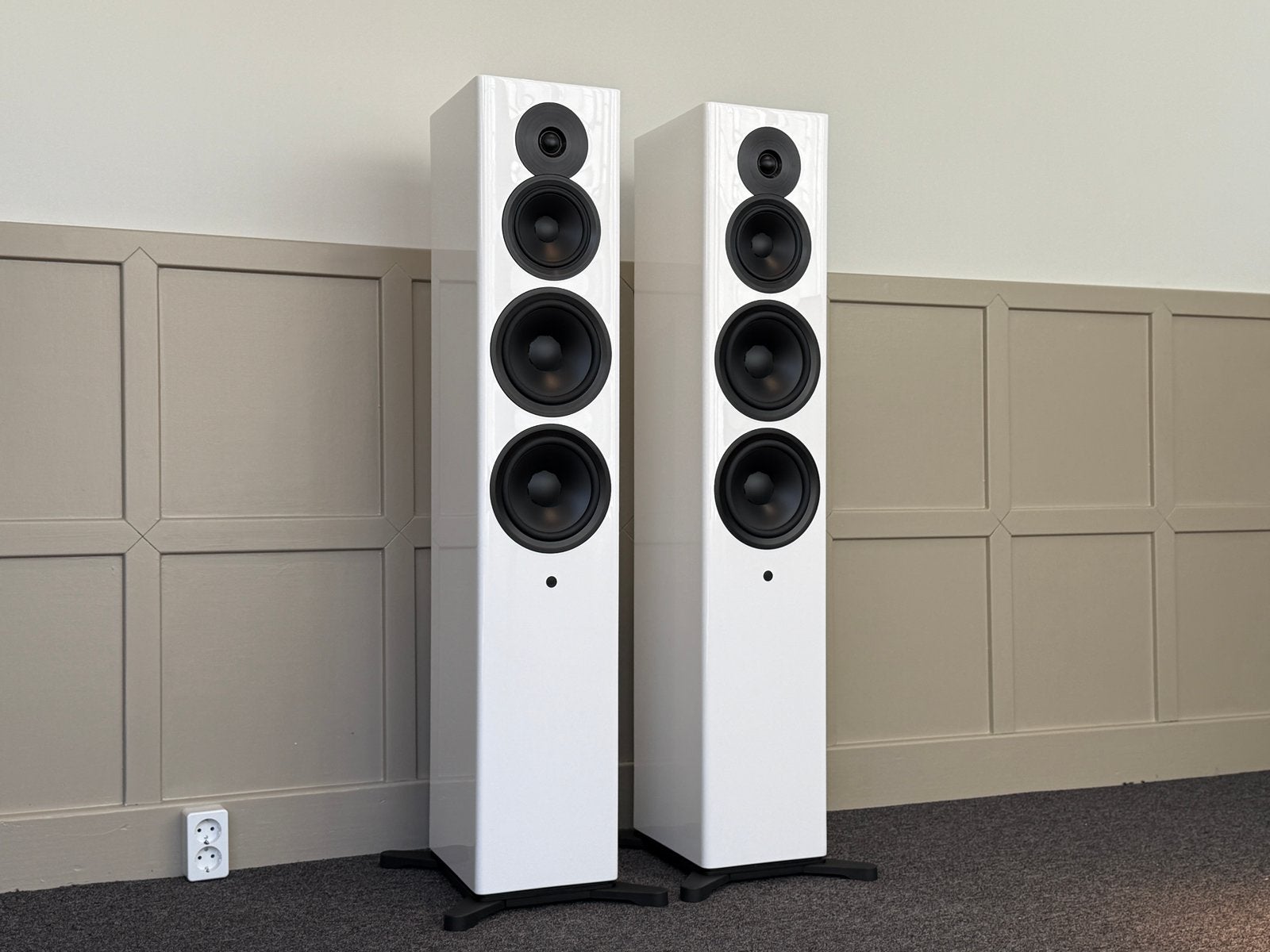 Dynaudio Focus 50 / Nieuw uit kist / Van: 10000 voor: 7400, Nieuw, Ophalen of Verzenden, /, /