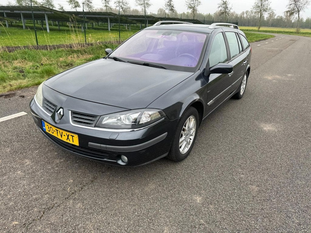 Renault Laguna Grand Tour 2.0-16V Tech Line, Auto's, Voorwielaandrijving, 135 pk, Gebruikt, 4 cilinders