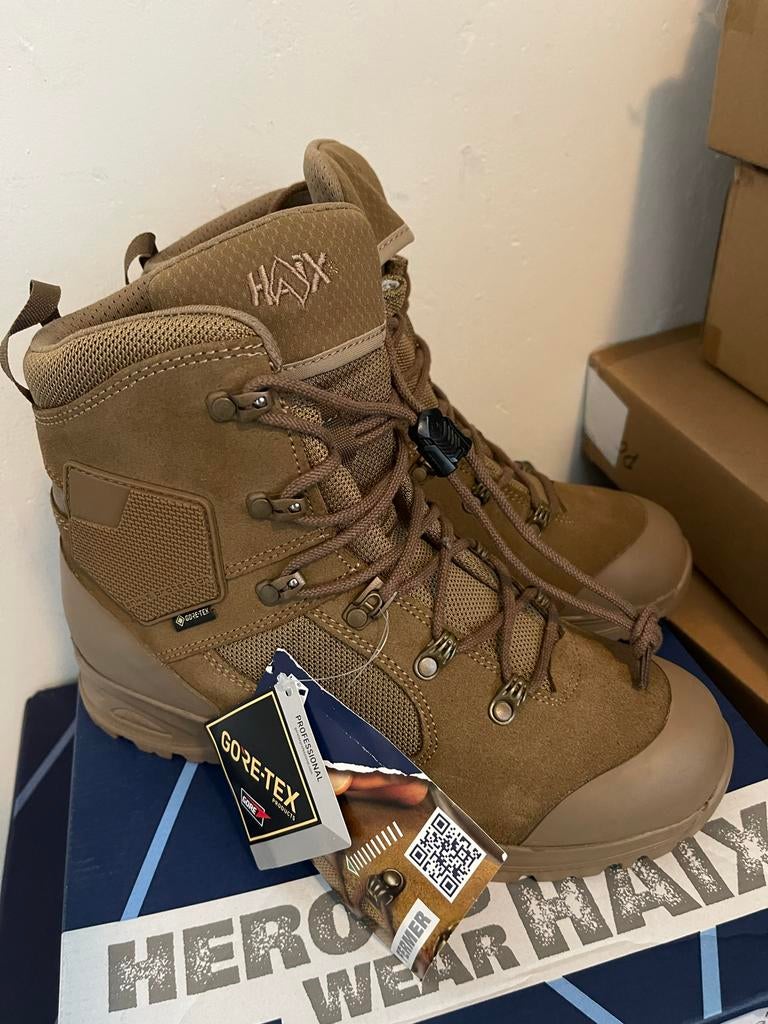Nieuwe HAIX wandelschoenen defensie kisten Maat 42, Kleding | Heren, Schoenen, Ophalen of Verzenden, Nieuw, Bruin, Boots