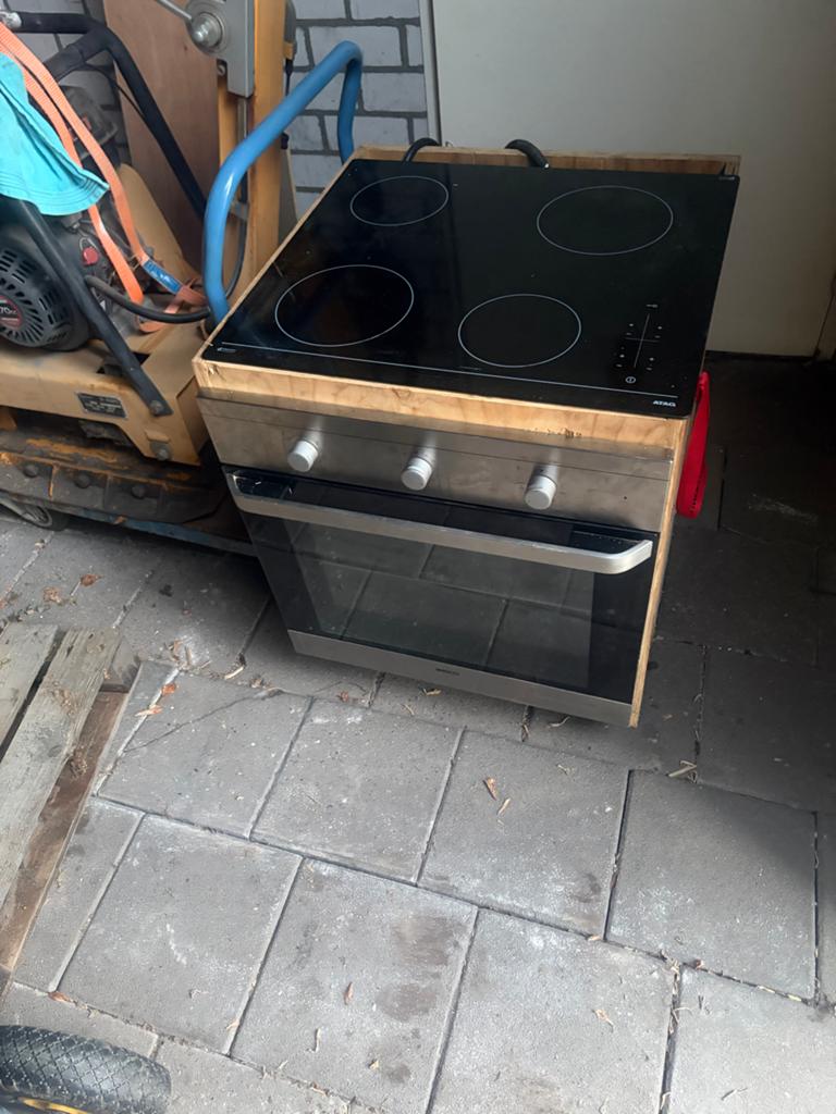 Oven met keramische kookplaat (krachtstroom, ombouwbaar), Ophalen, Gebruikt, Minder dan 85 cm, Hete lucht